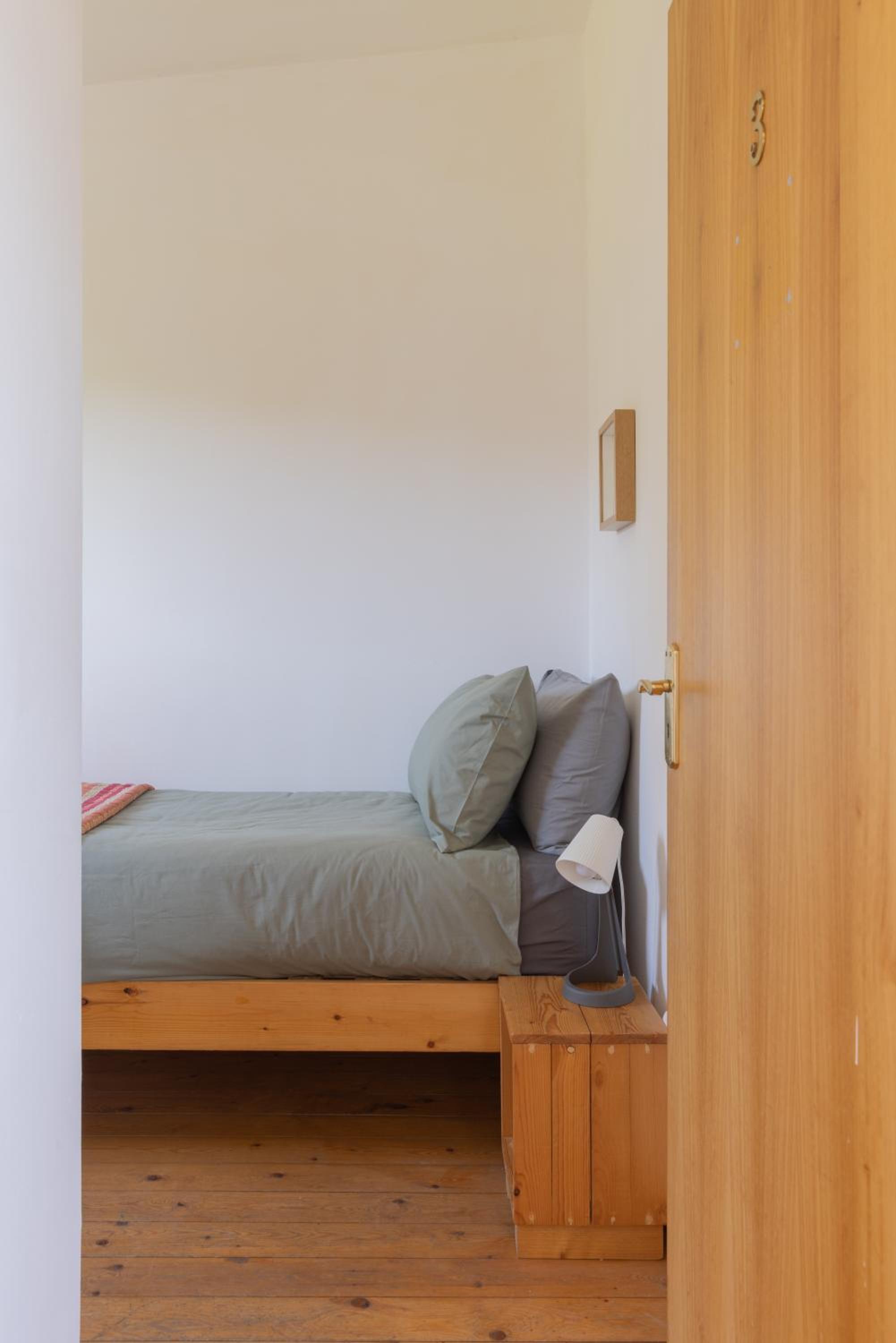 Single Room with Shared Bathroom photo 1