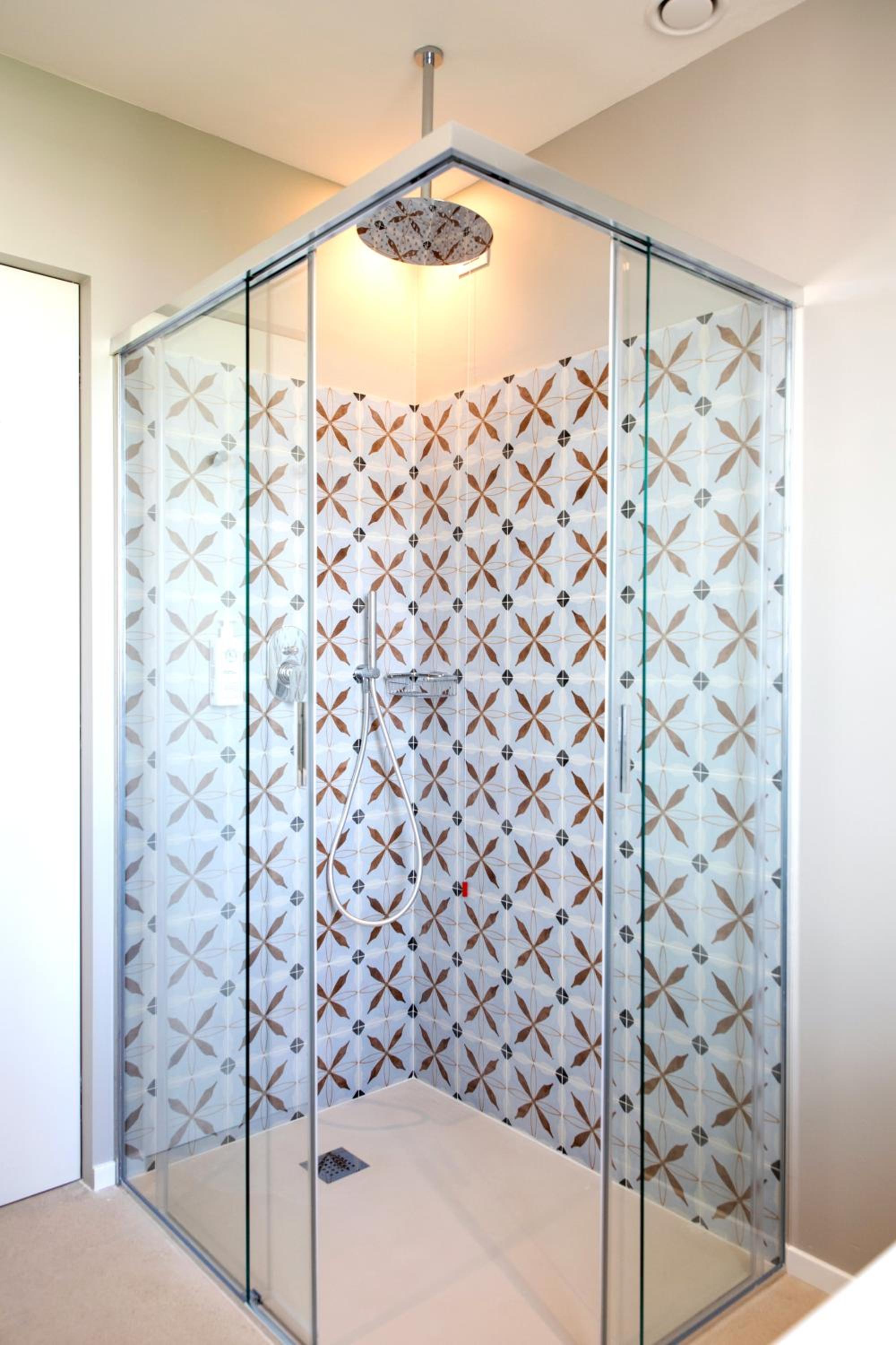 Deluxe Suite with Spa Bath photo 3