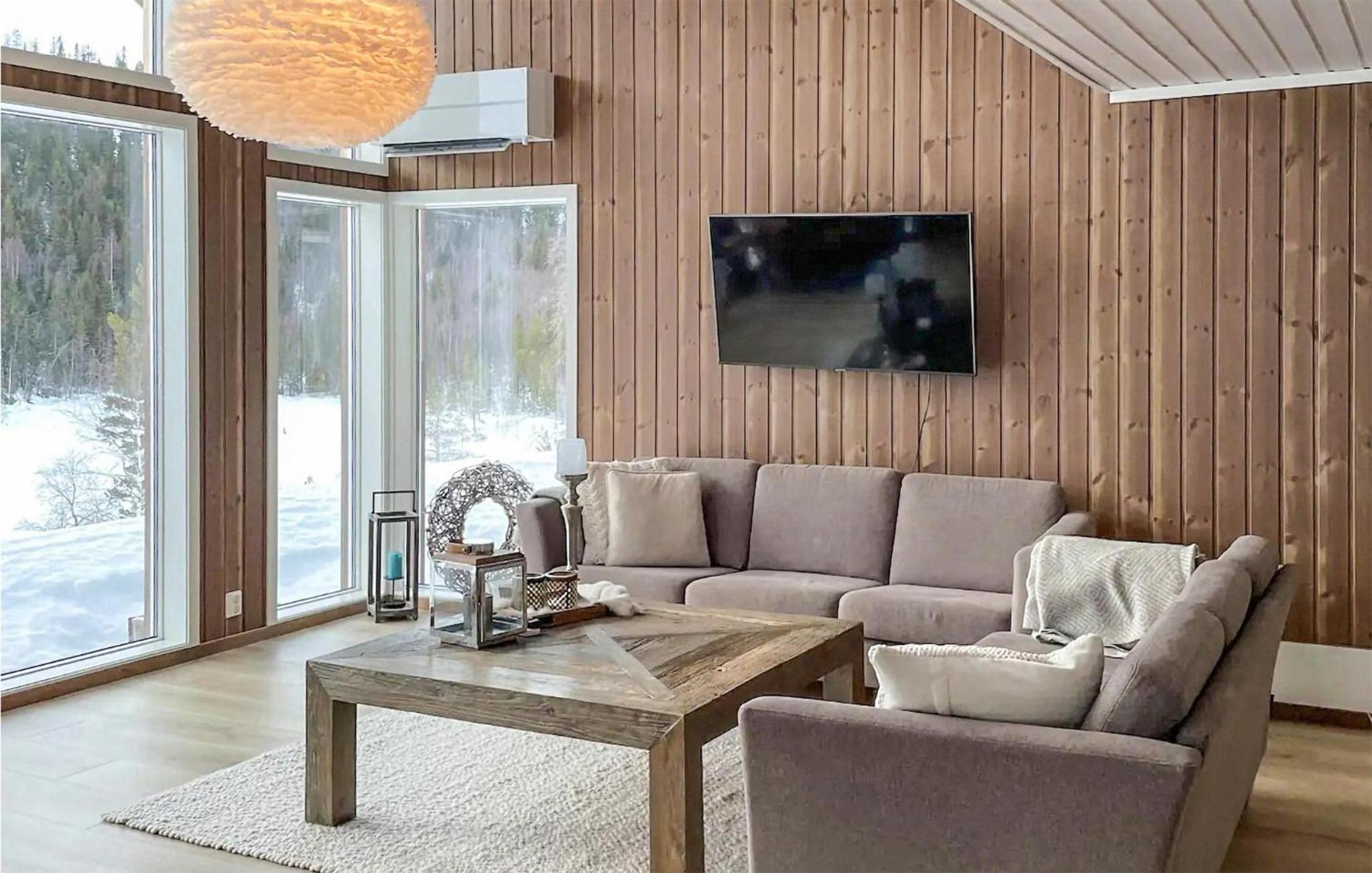 Four-Bedroom Holiday Home photo 1