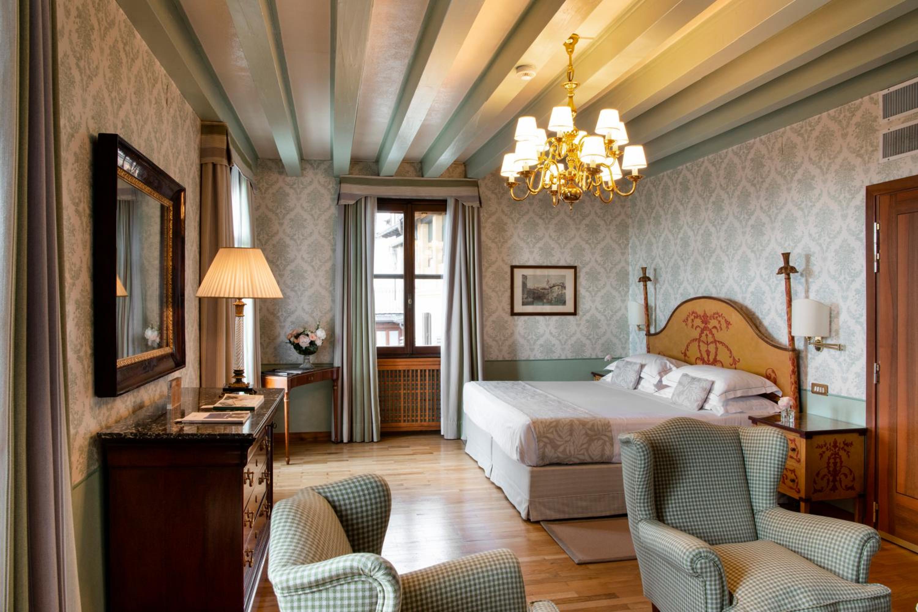 Junior Suite with Garden View