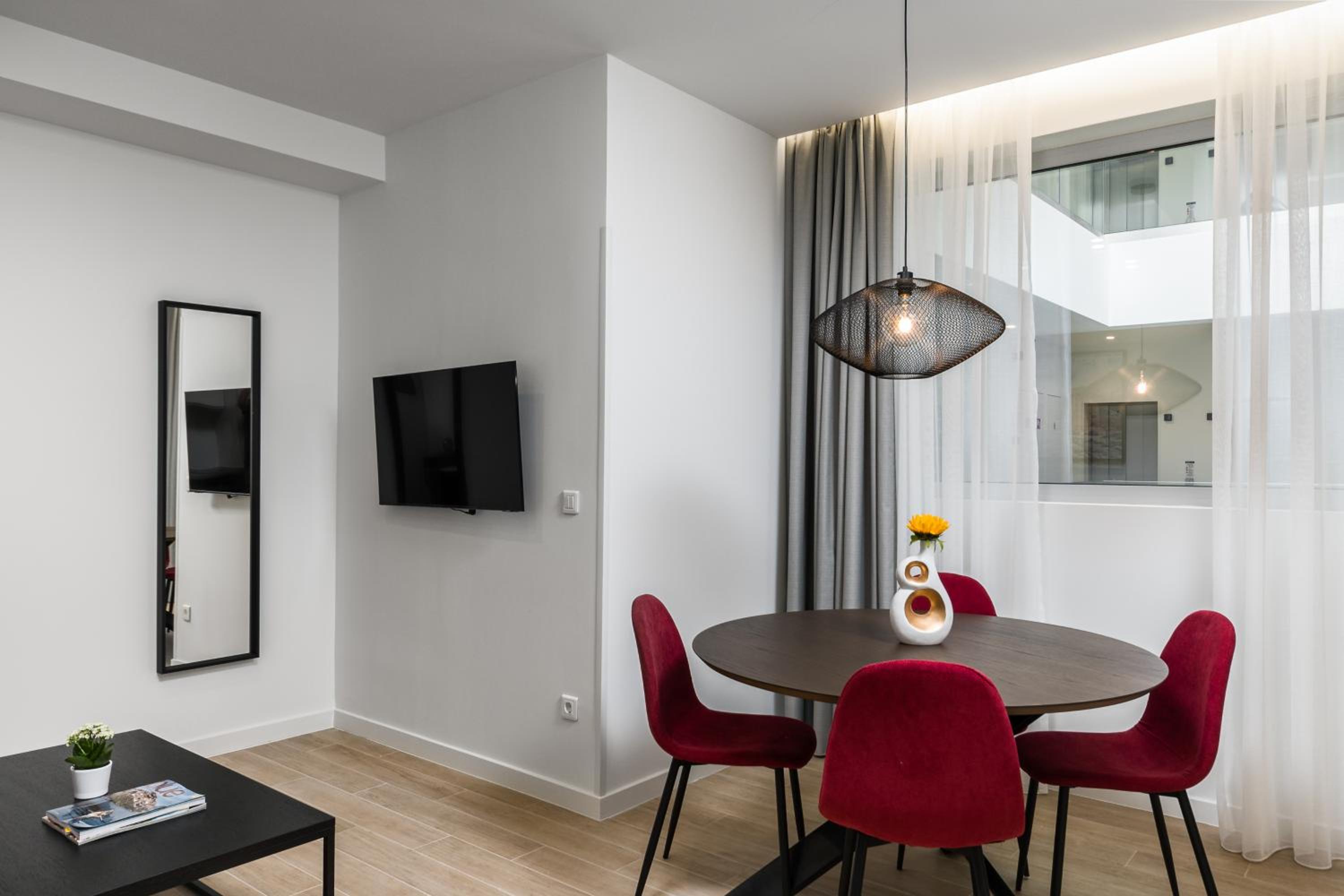 Superior Apartment with Atrium View photo 2