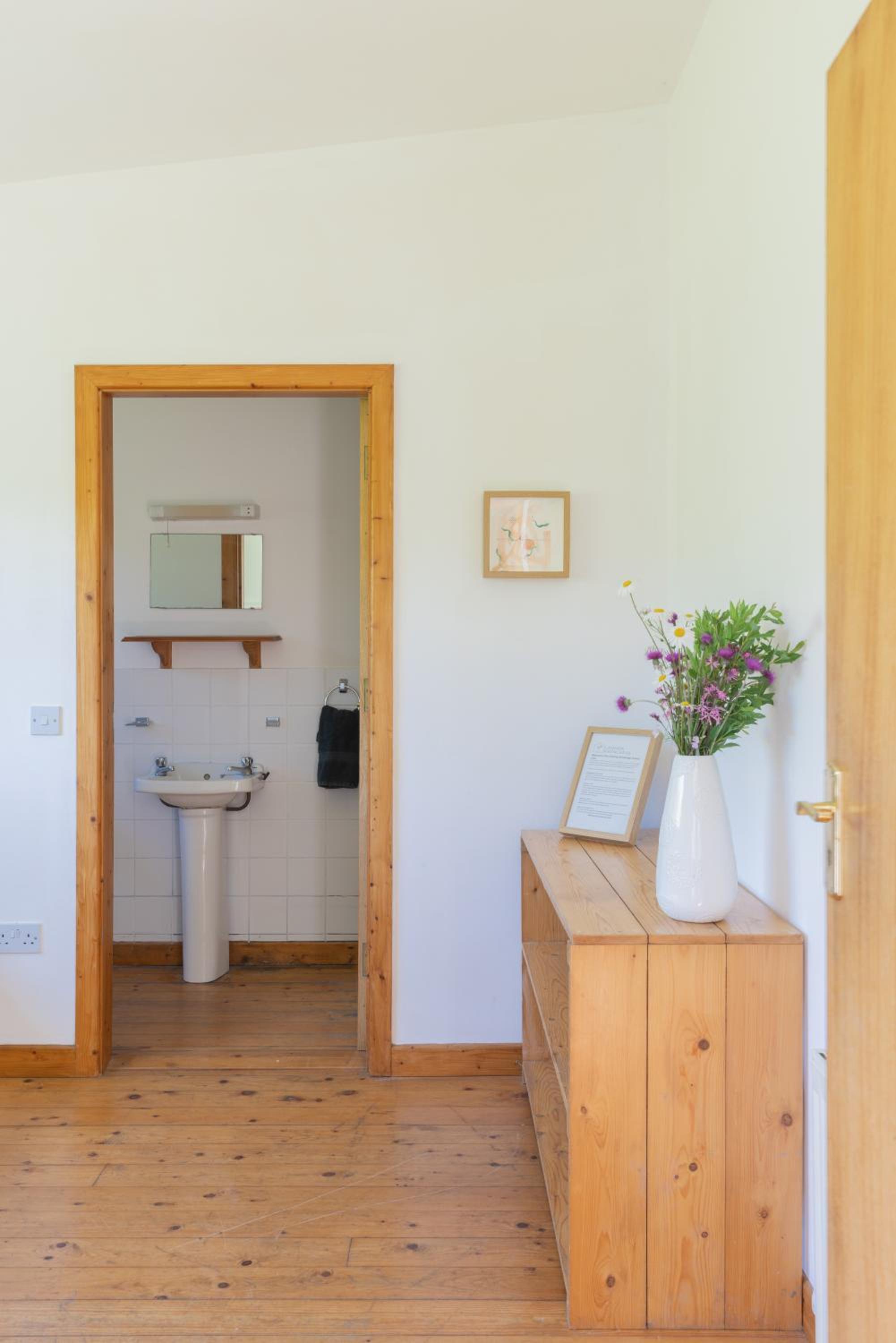 Single Room With Bathroom photo 2