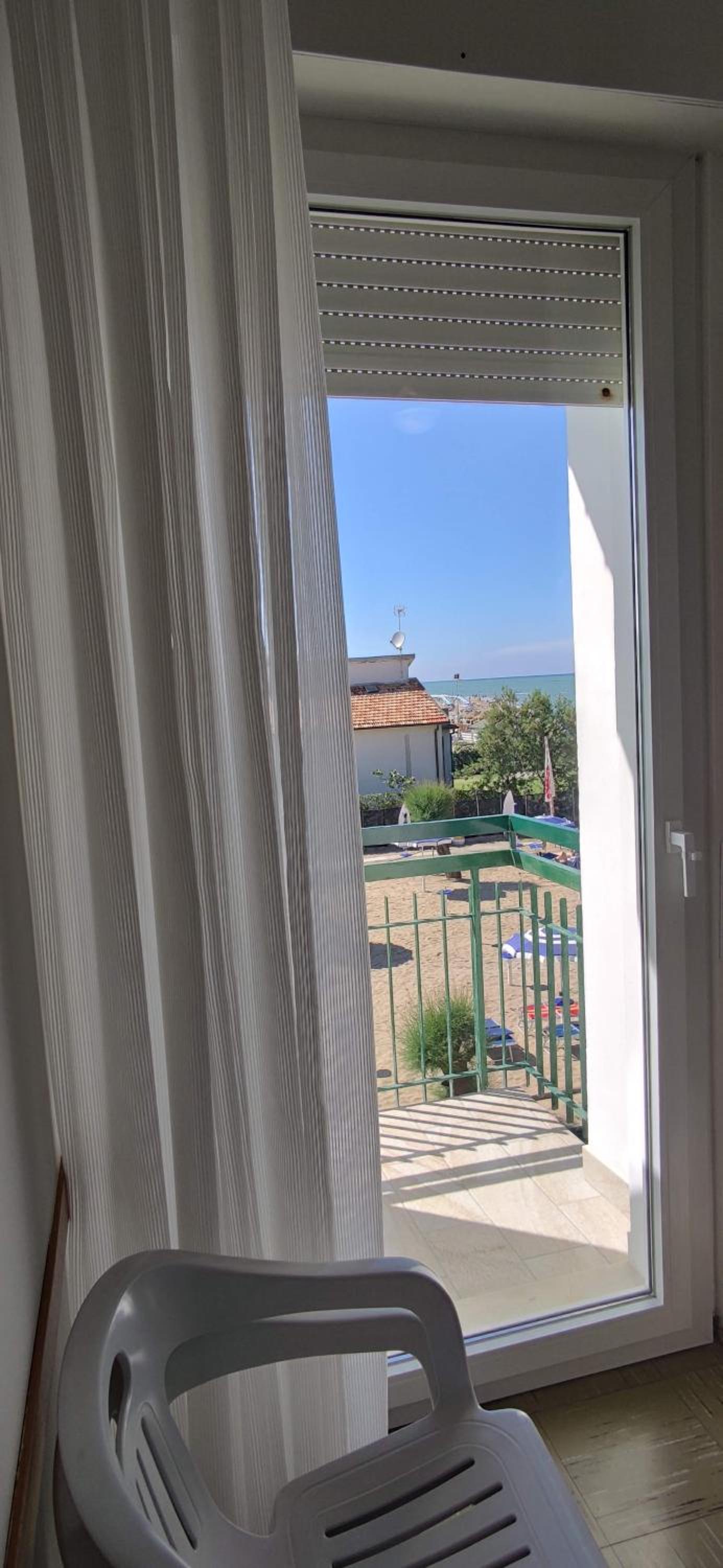Double Room with Balcony and  Side Sea View photo 2