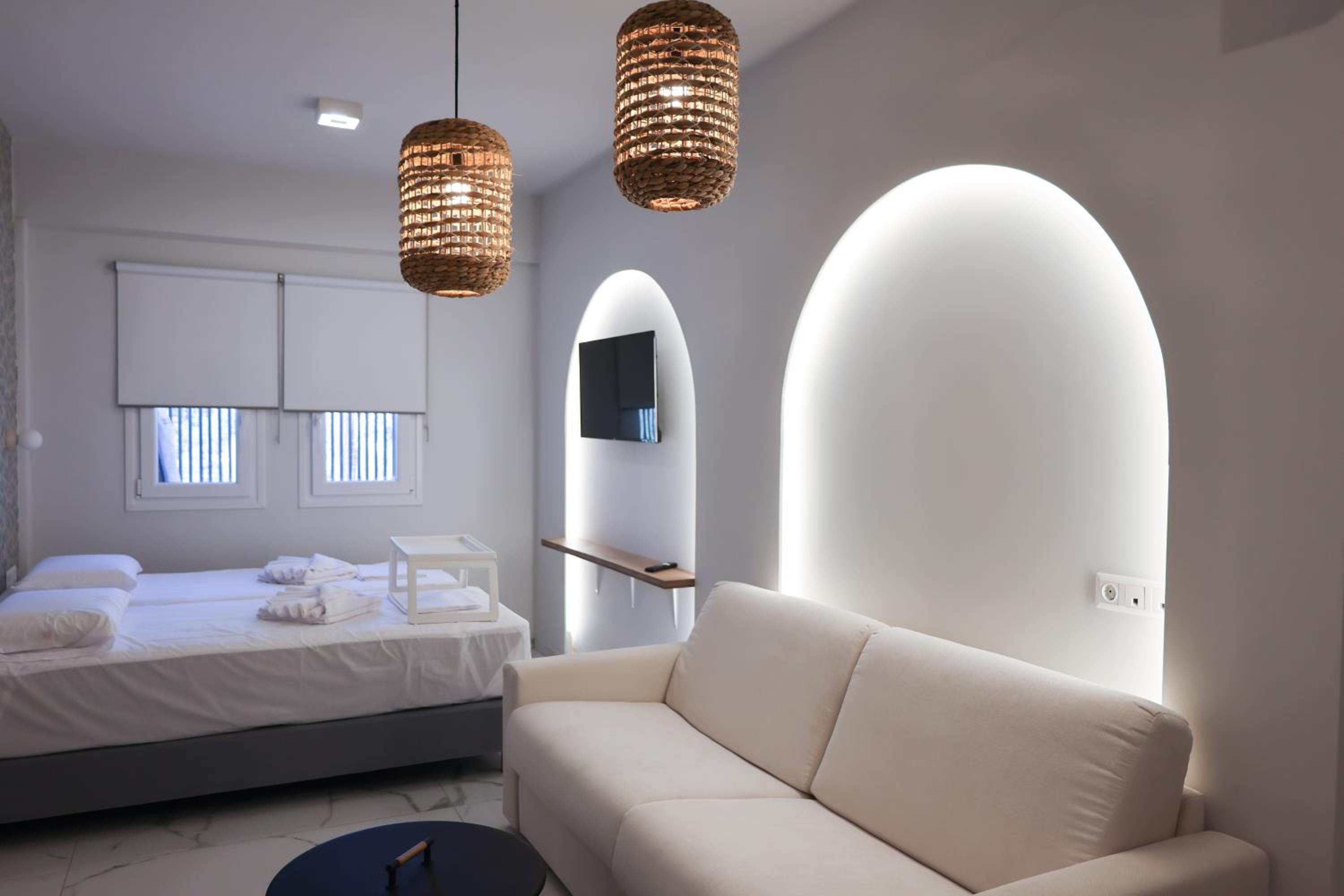 King Room with Roll-In Shower - Disability Access