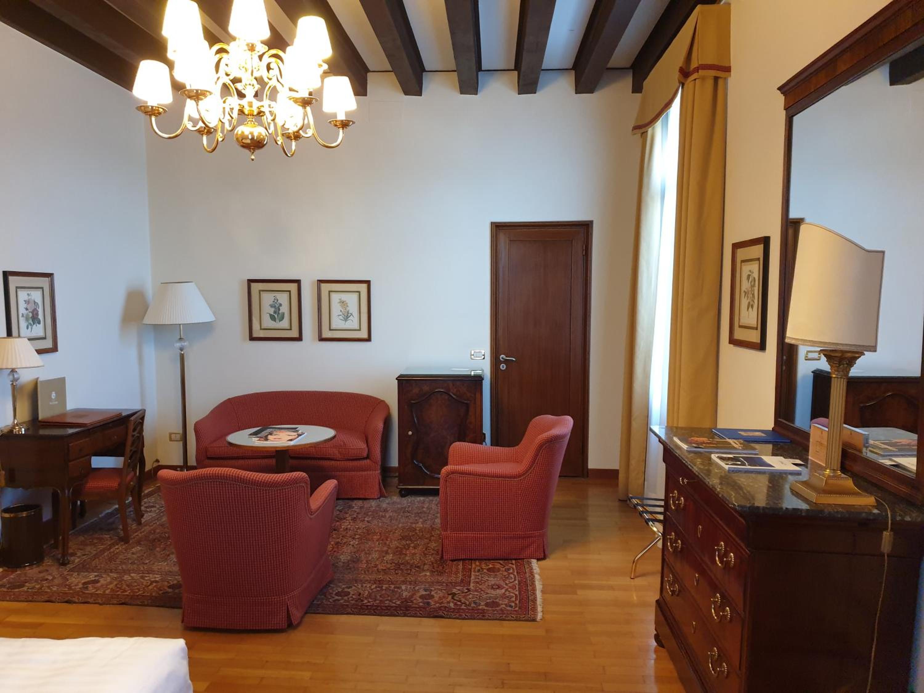 Junior Suite with Garden View