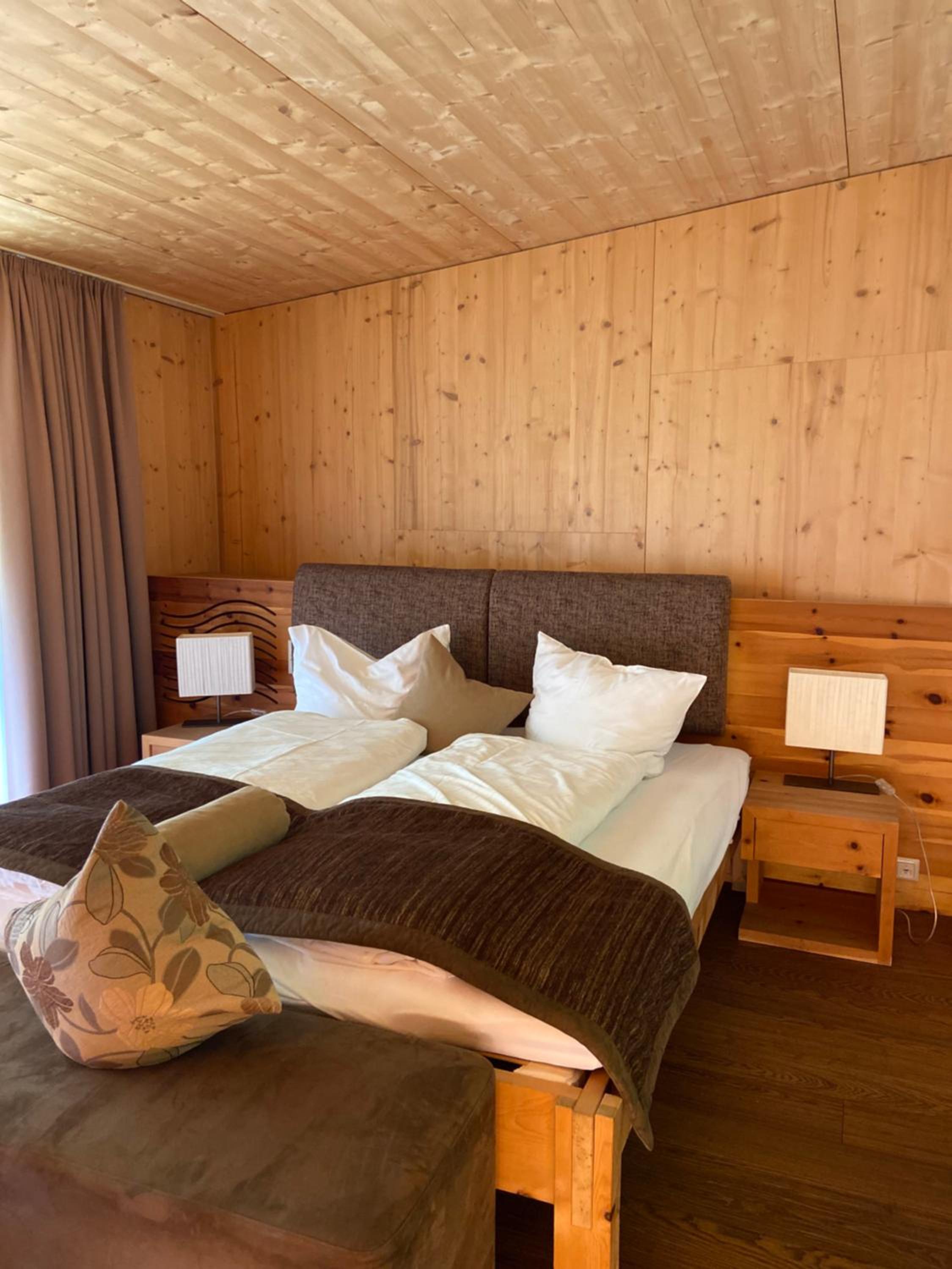 Deluxe Double Room with Balcony - Photo 5