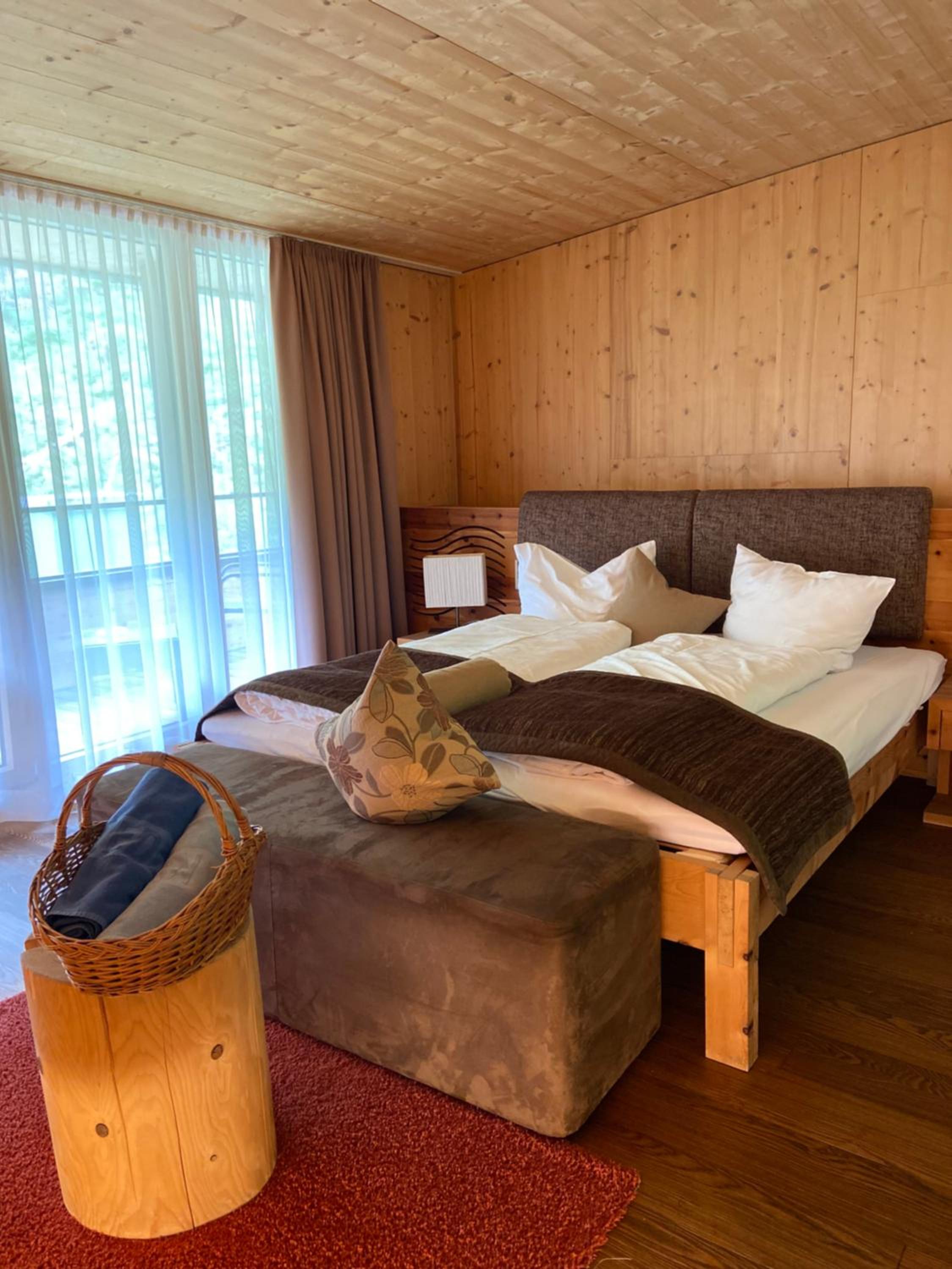 Deluxe Double Room with Balcony - Photo 4
