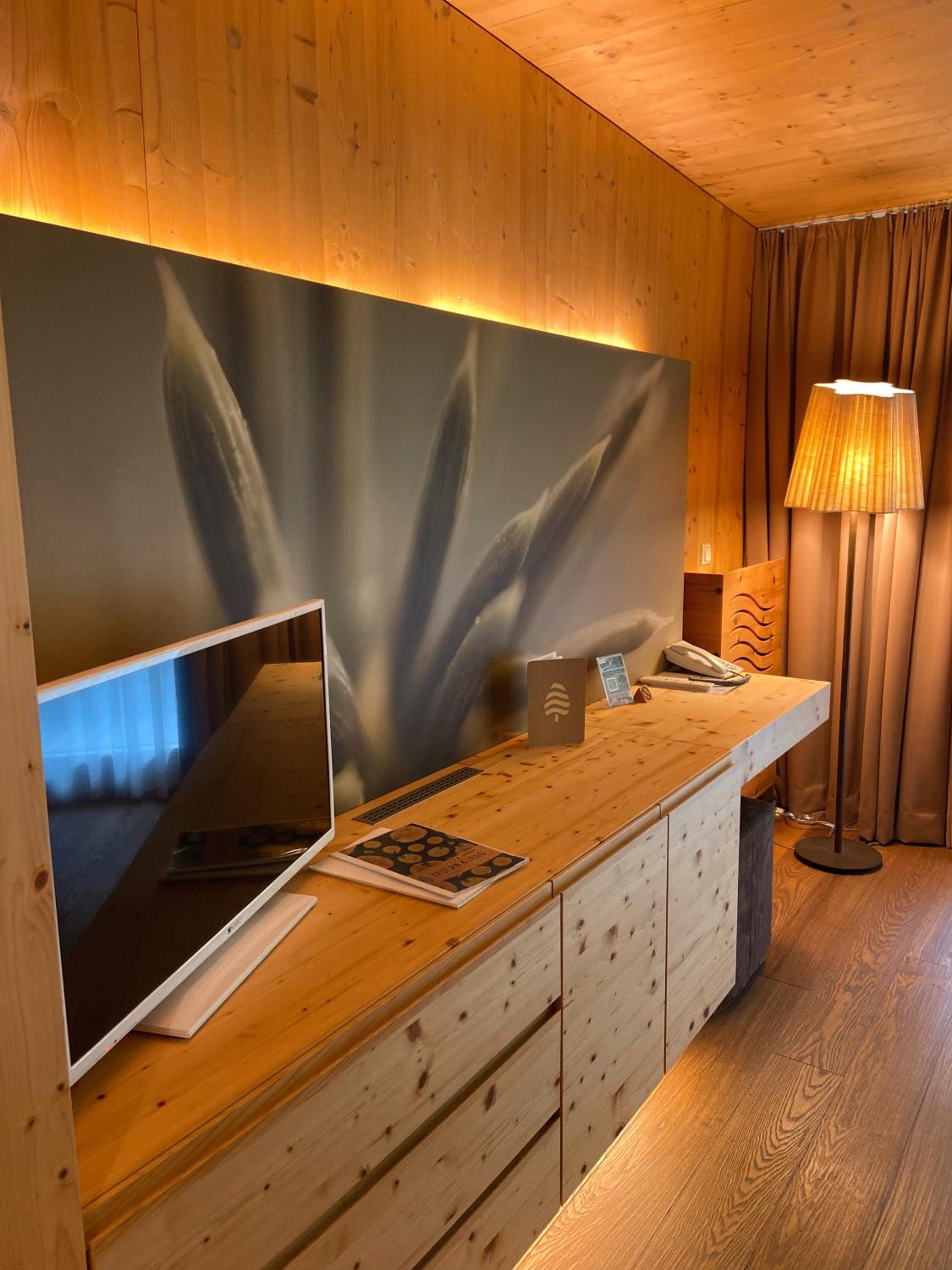 Deluxe Double Room with Balcony - Photo 1