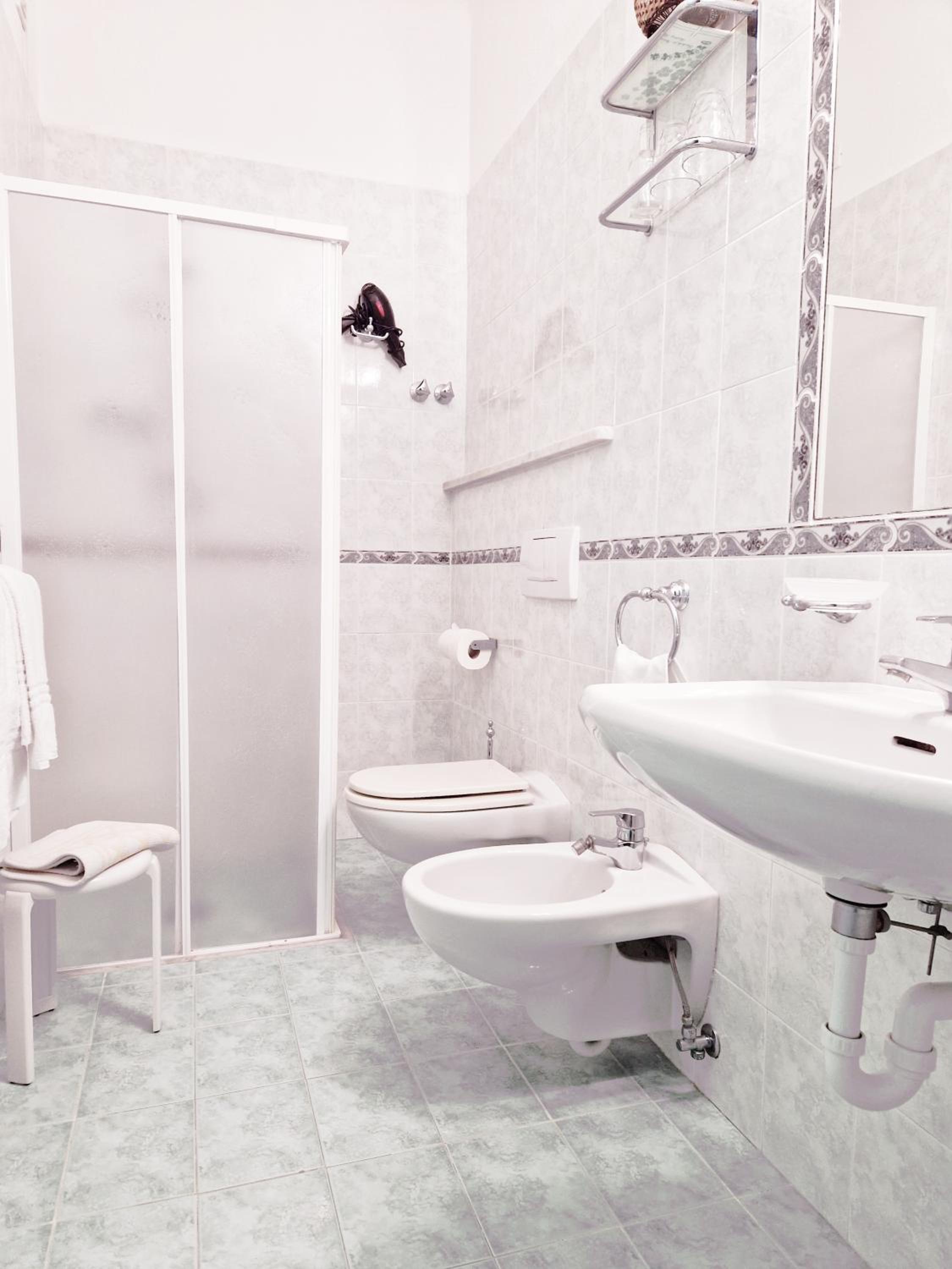 Triple Room - Photo 6