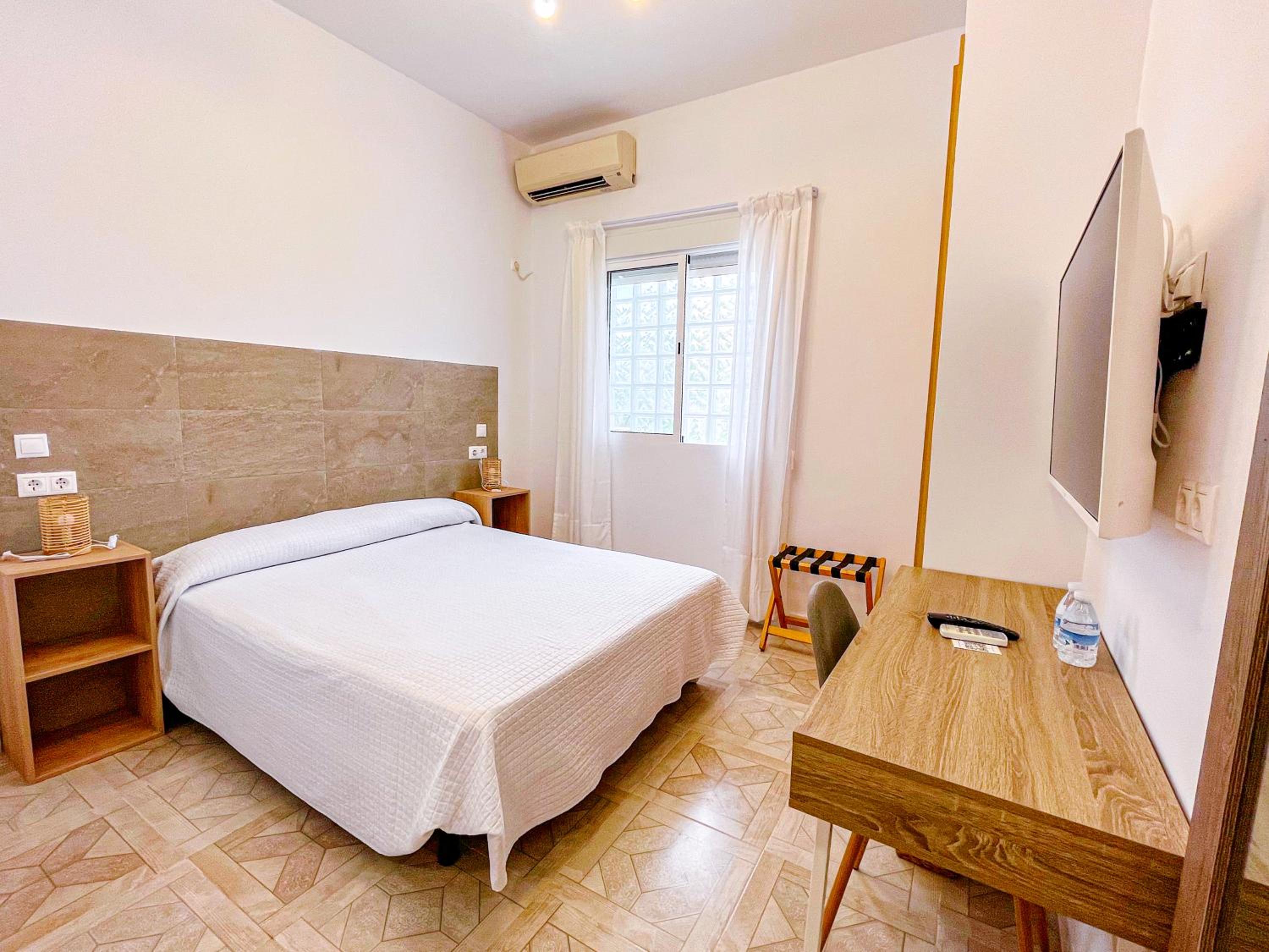 Double Room - Disability Access - Photo 1