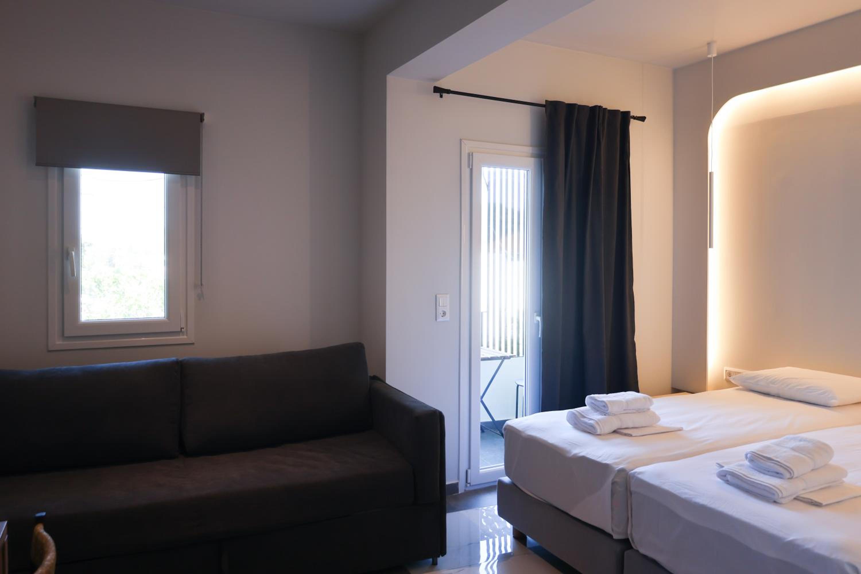 Deluxe Twin Room with Sea View photo 2