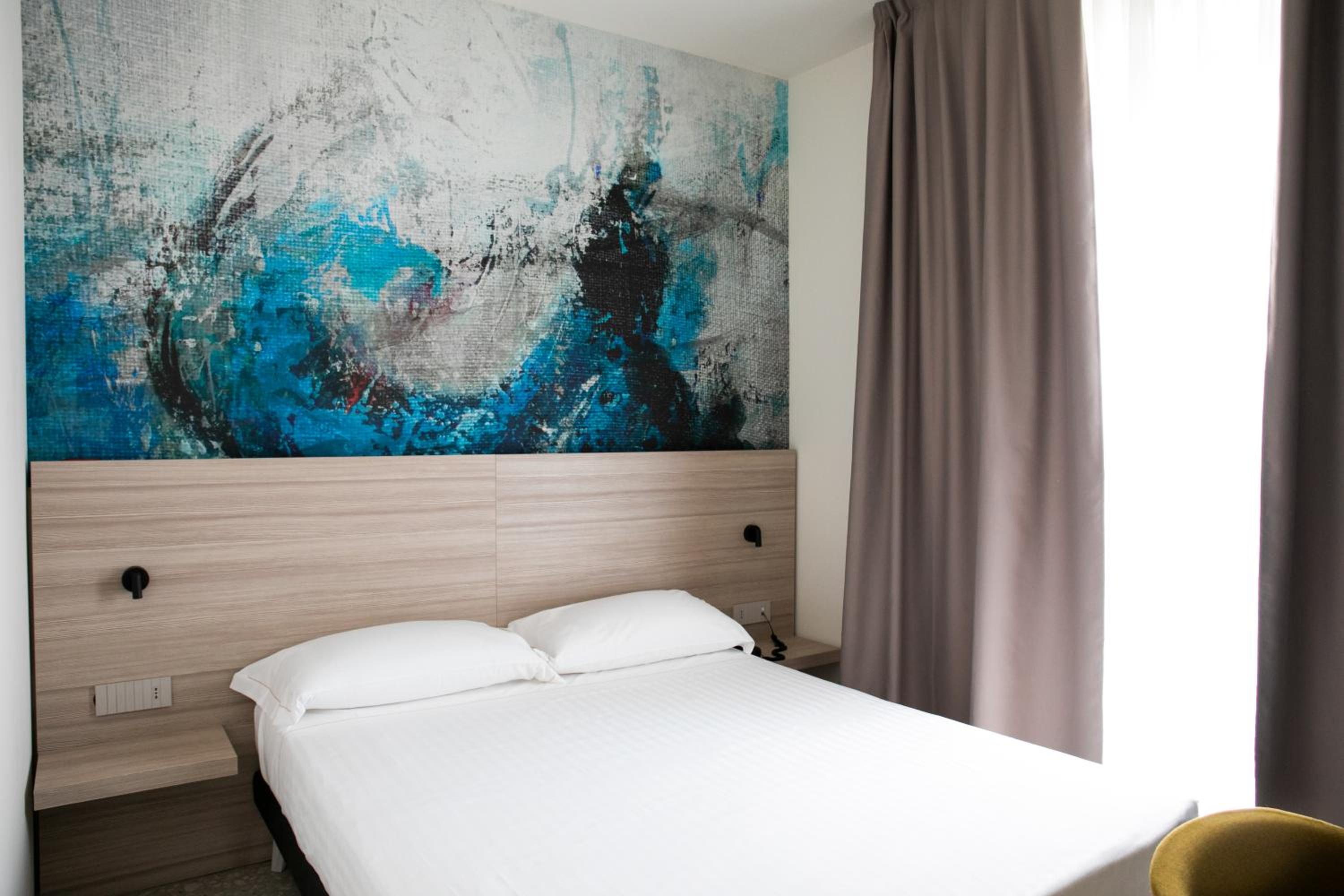 Deluxe Double or Twin Room photo 3