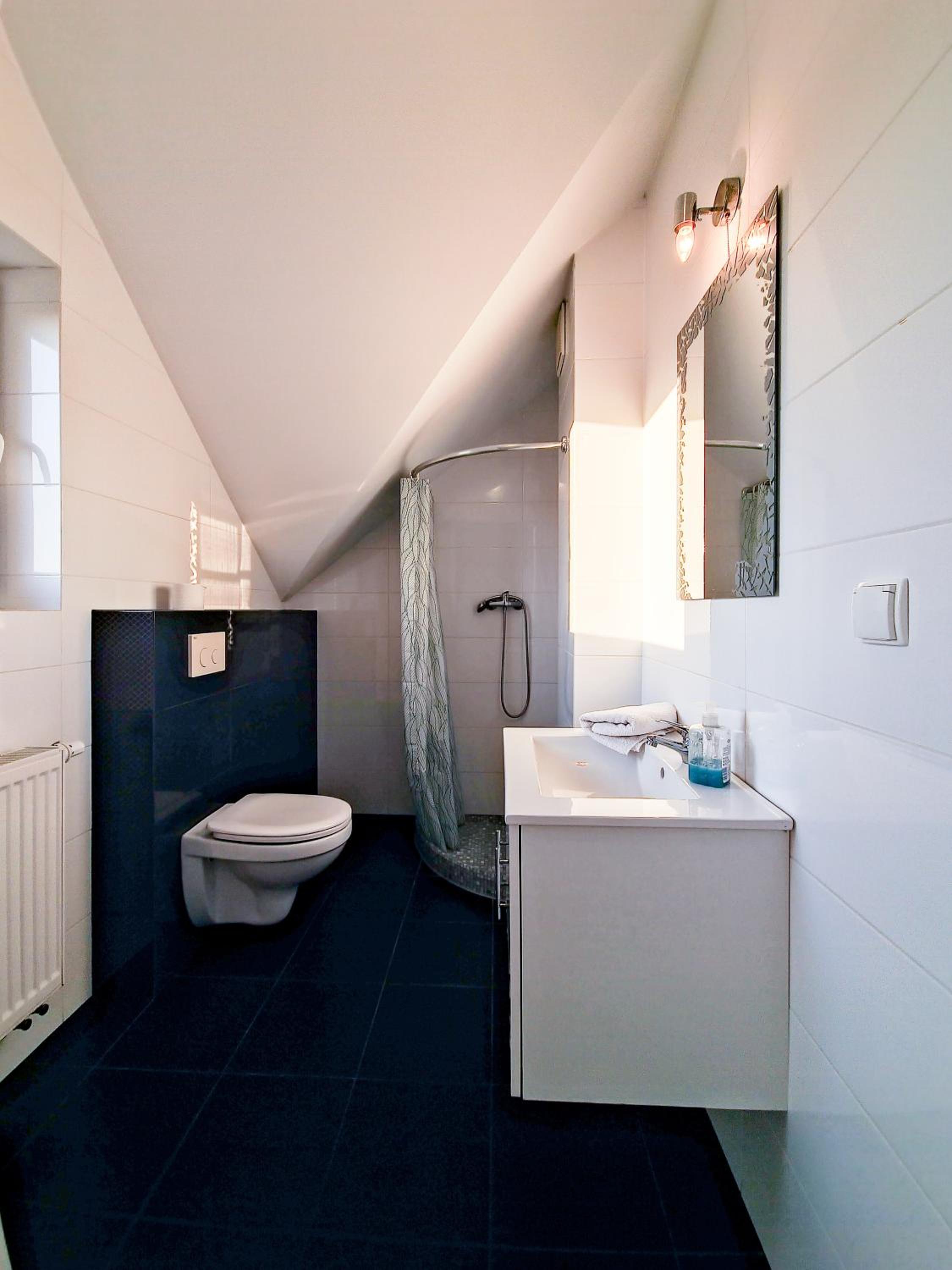 Triple Room with Private Bathroom - Photo 2