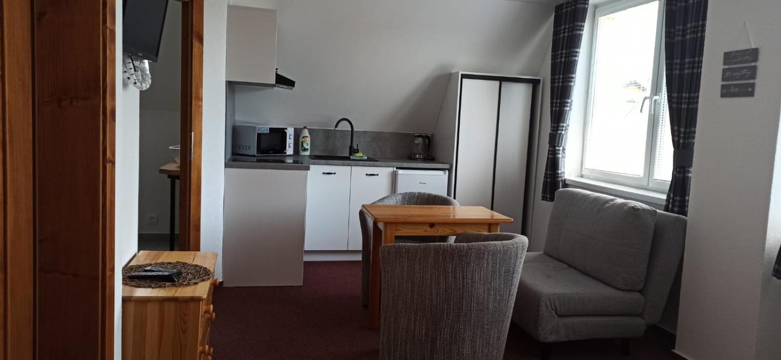 One-Bedroom Apartment photo 2