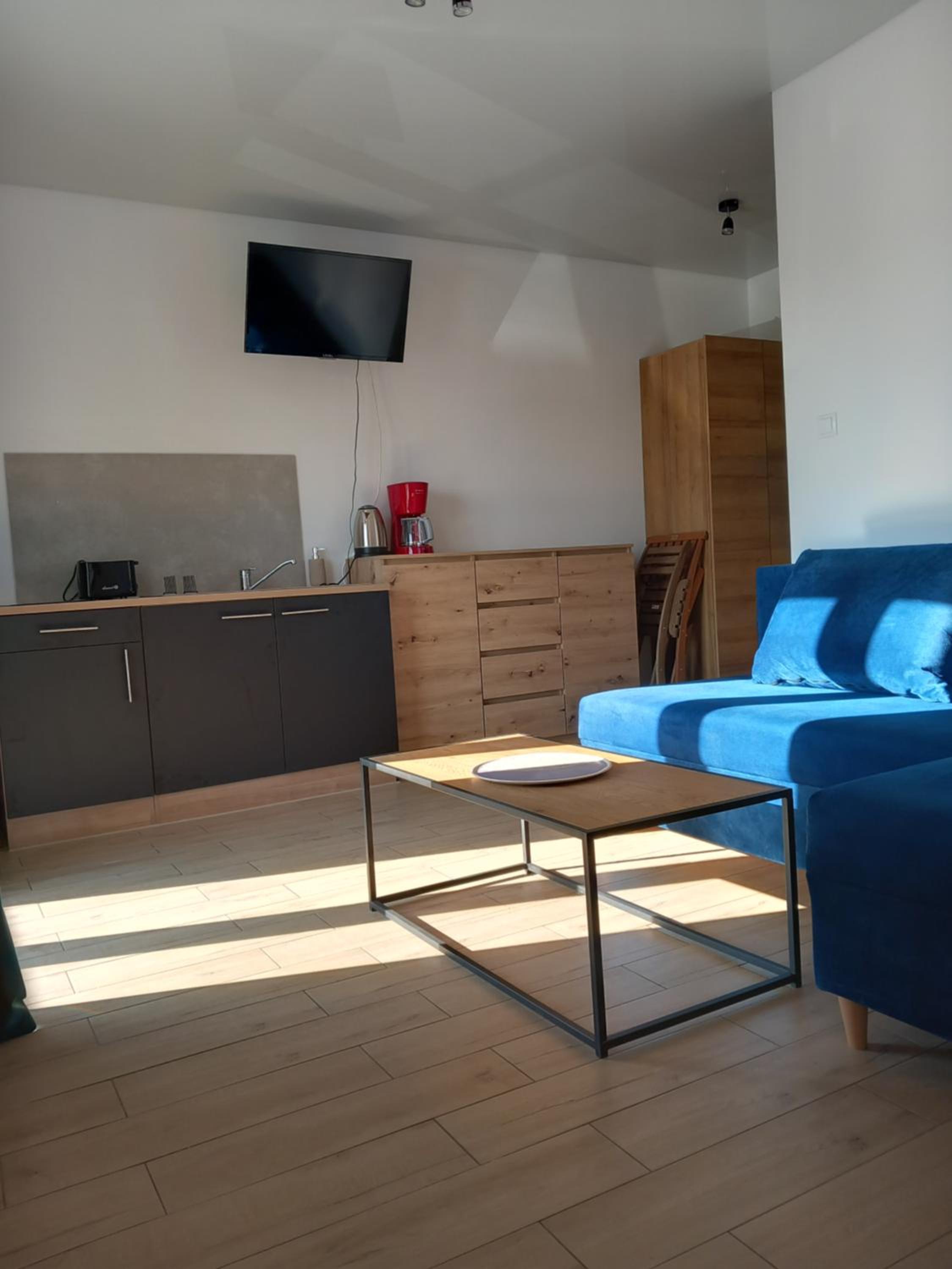 One-Bedroom Apartment - Photo 9