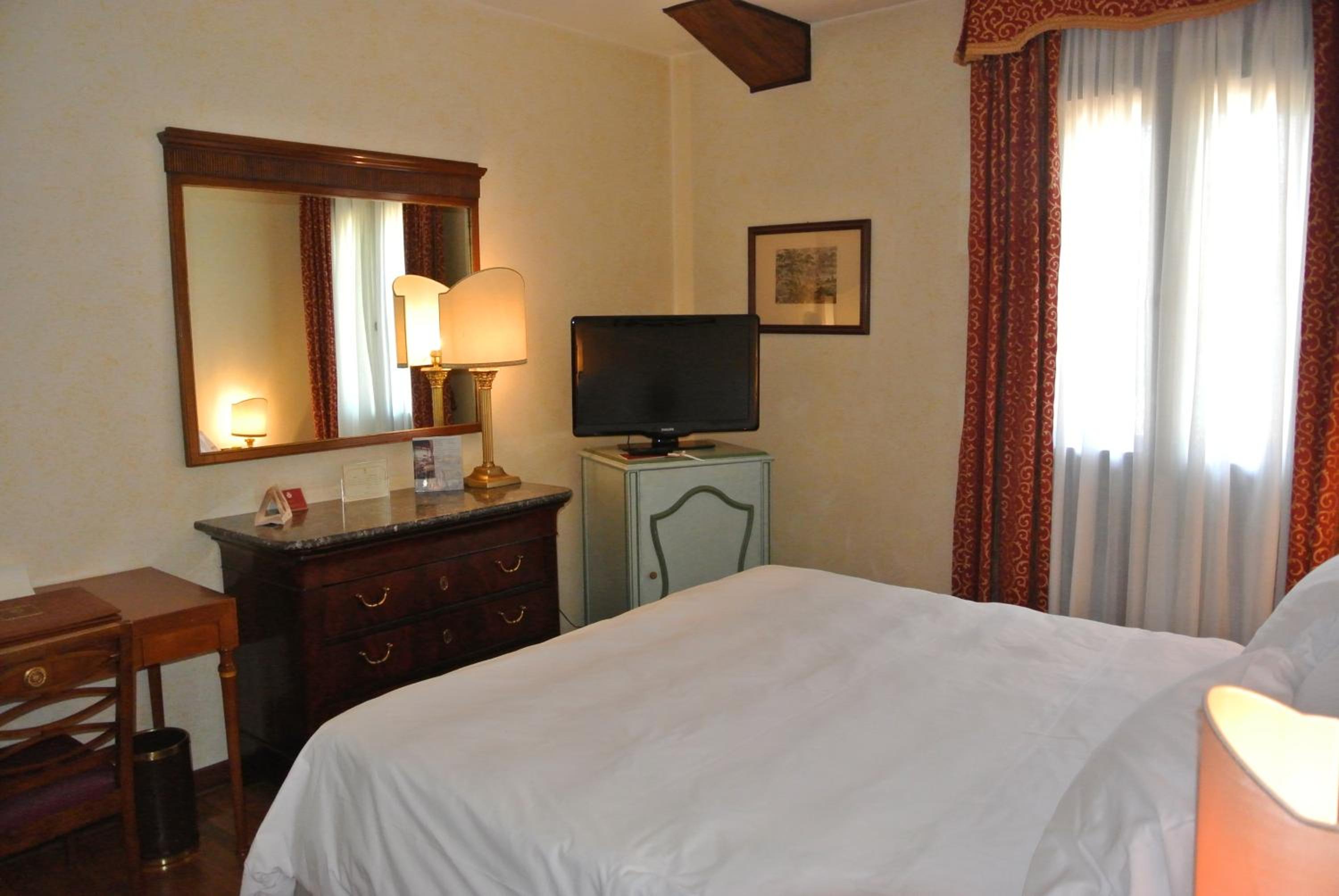 Classic Double Room