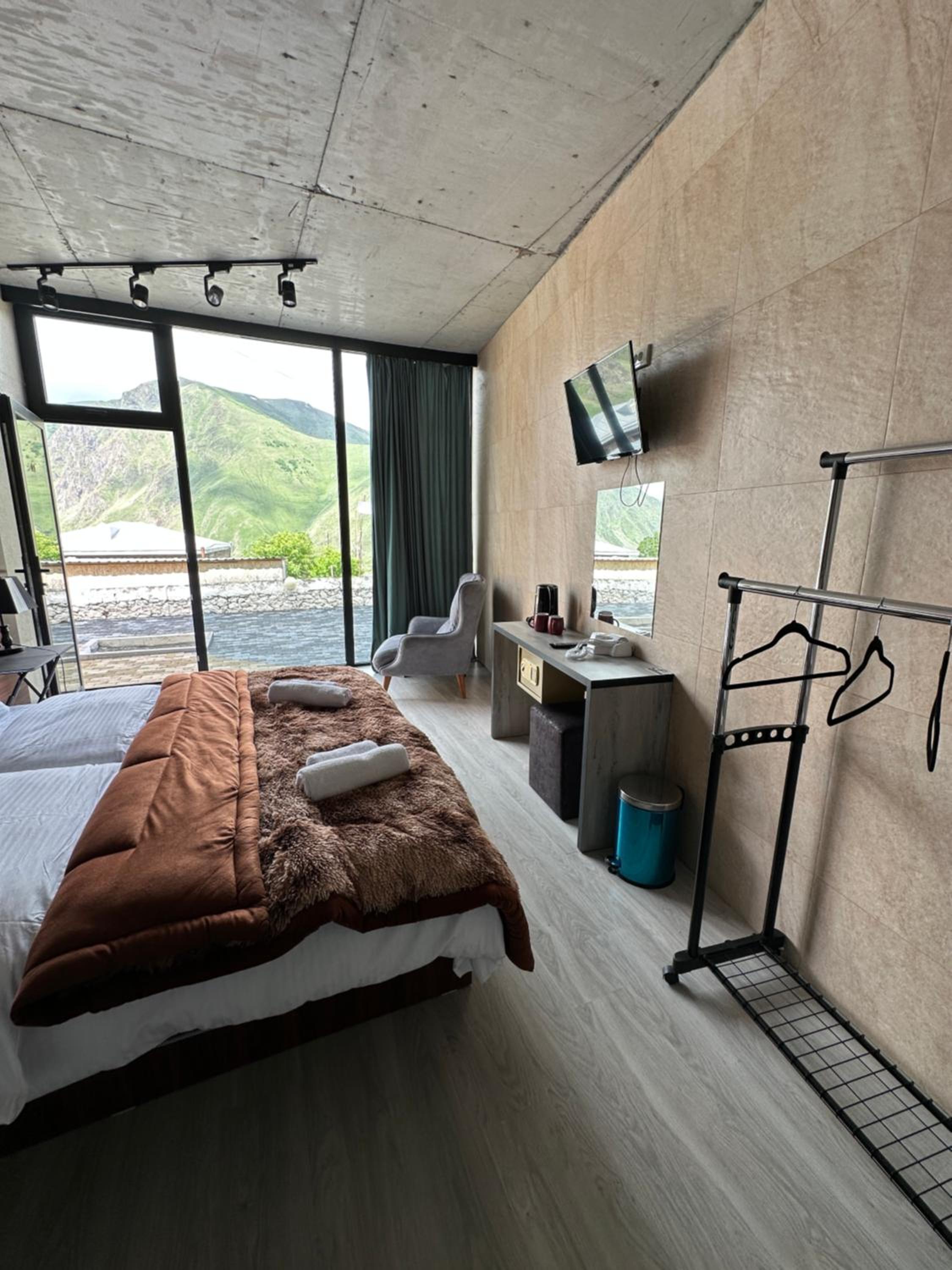 Standard Twin Room with Shared Bathroom