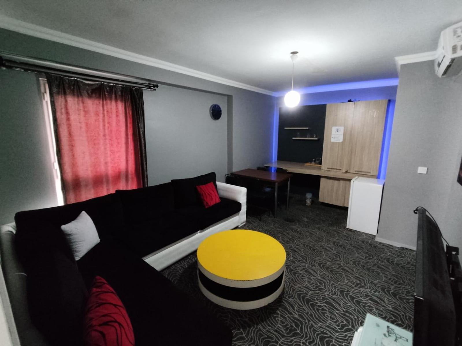 Standard Family Room photo 1