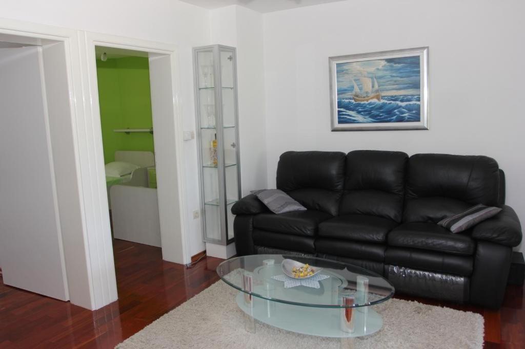 Three-Bedroom Vacation Home  photo 1