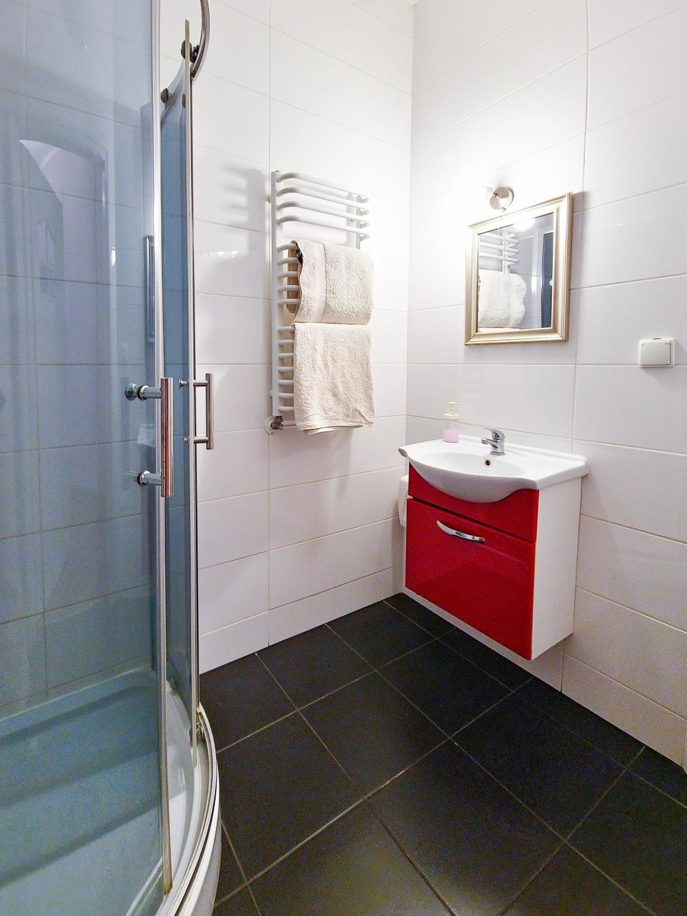 Deluxe Double or Twin Room with Lake View - Photo 9