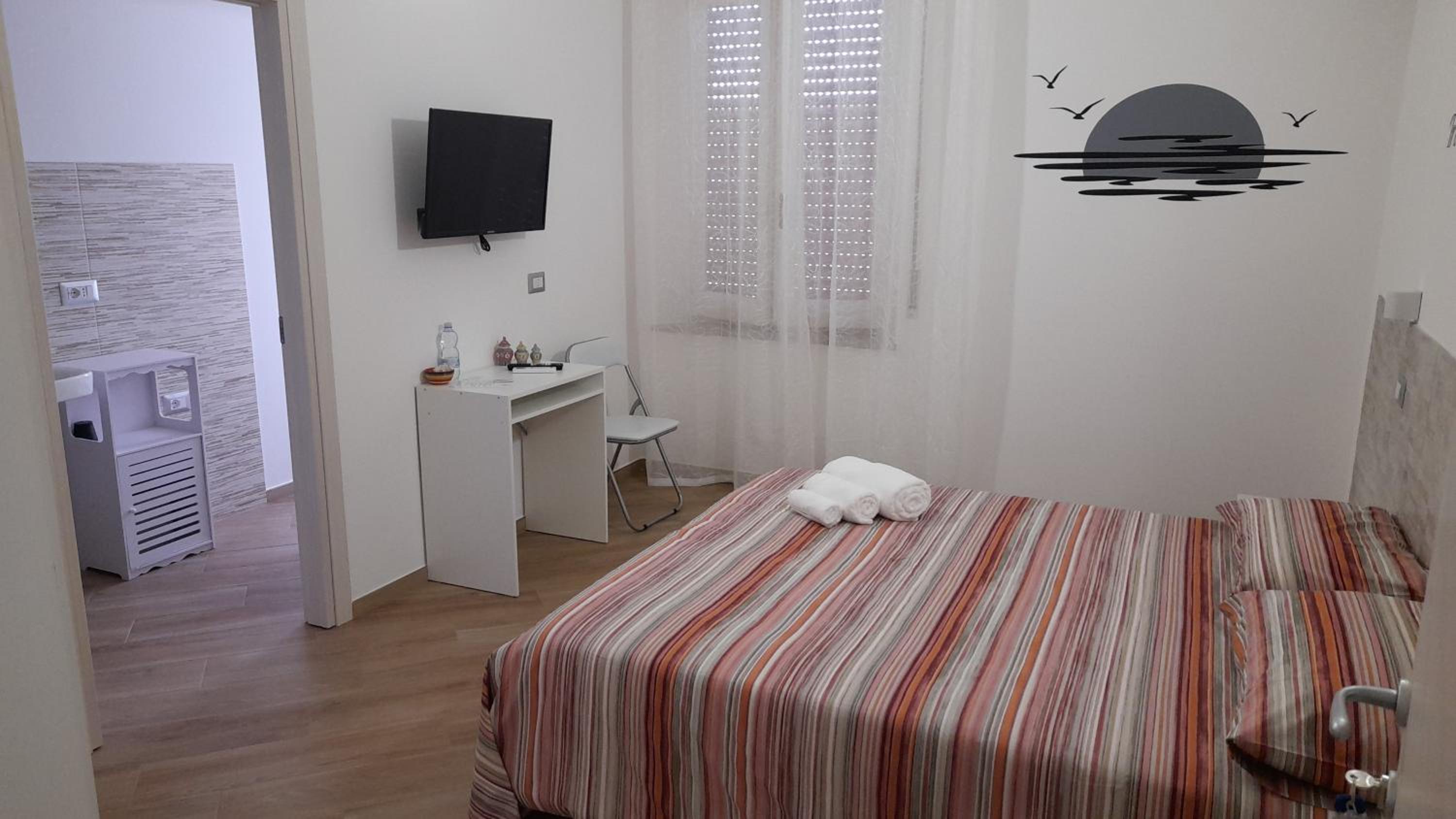 Double or Twin Room with Private Bathroom photo 2