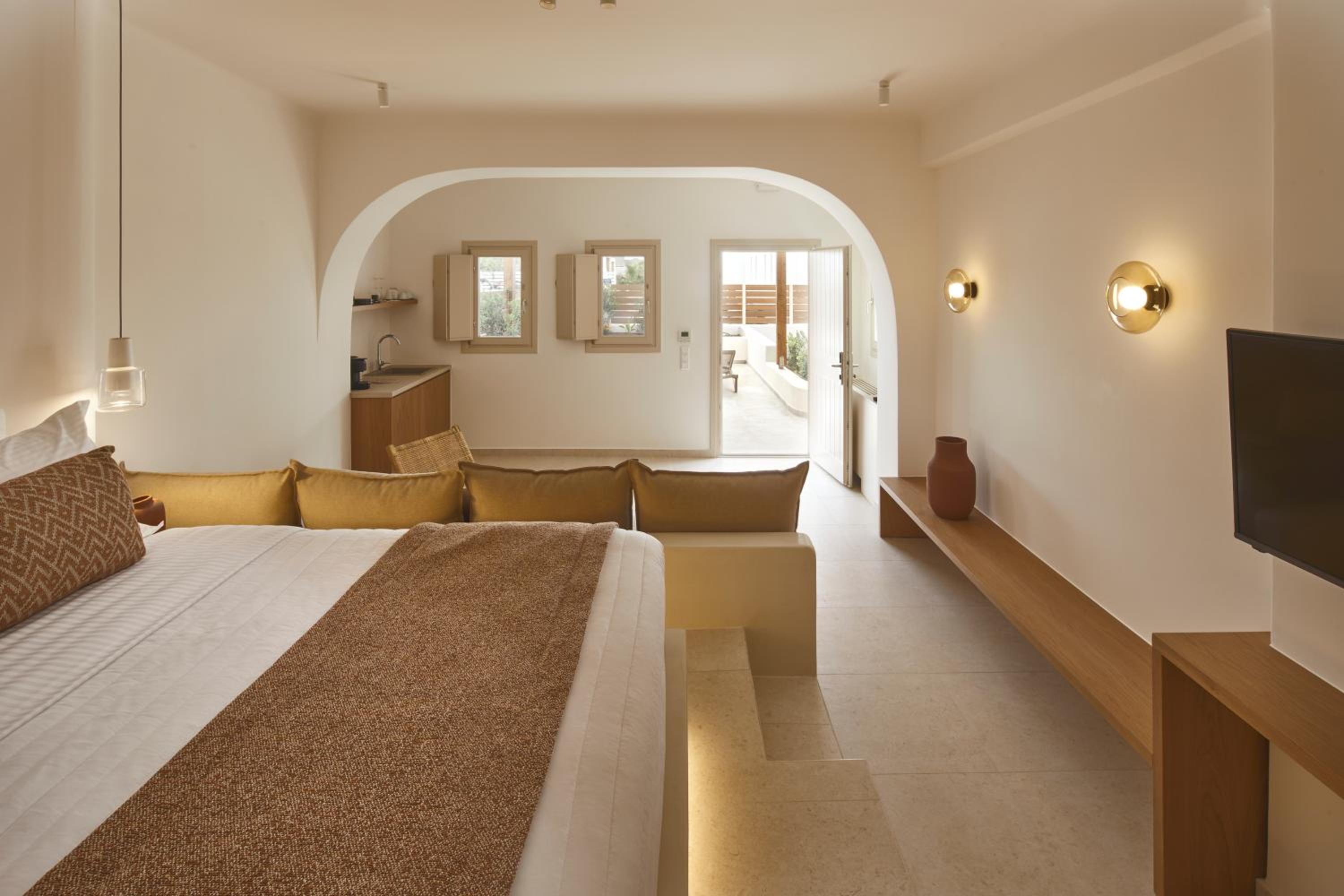 Executive Suite Outdoor Tub