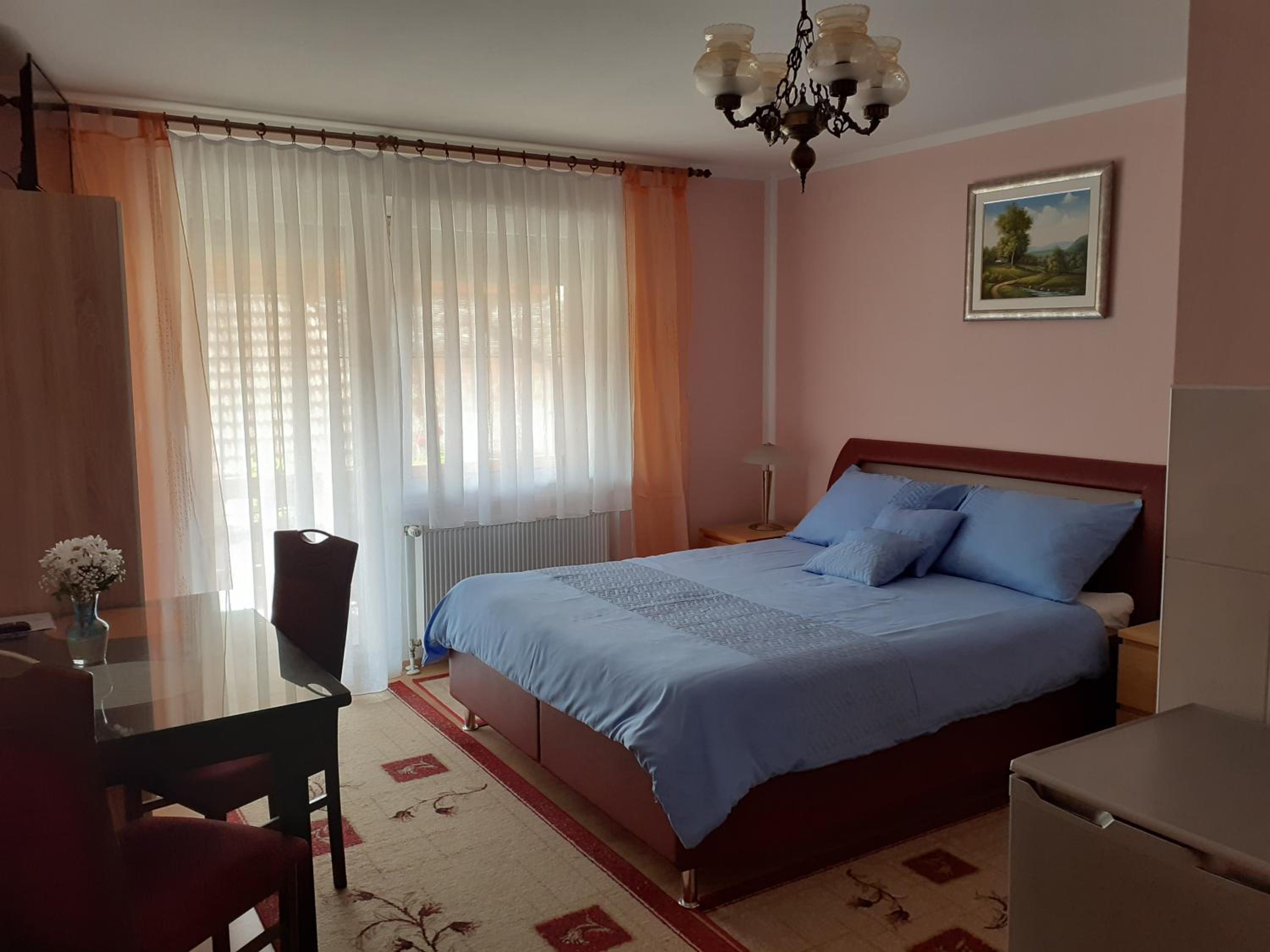 Double Room - Photo 2