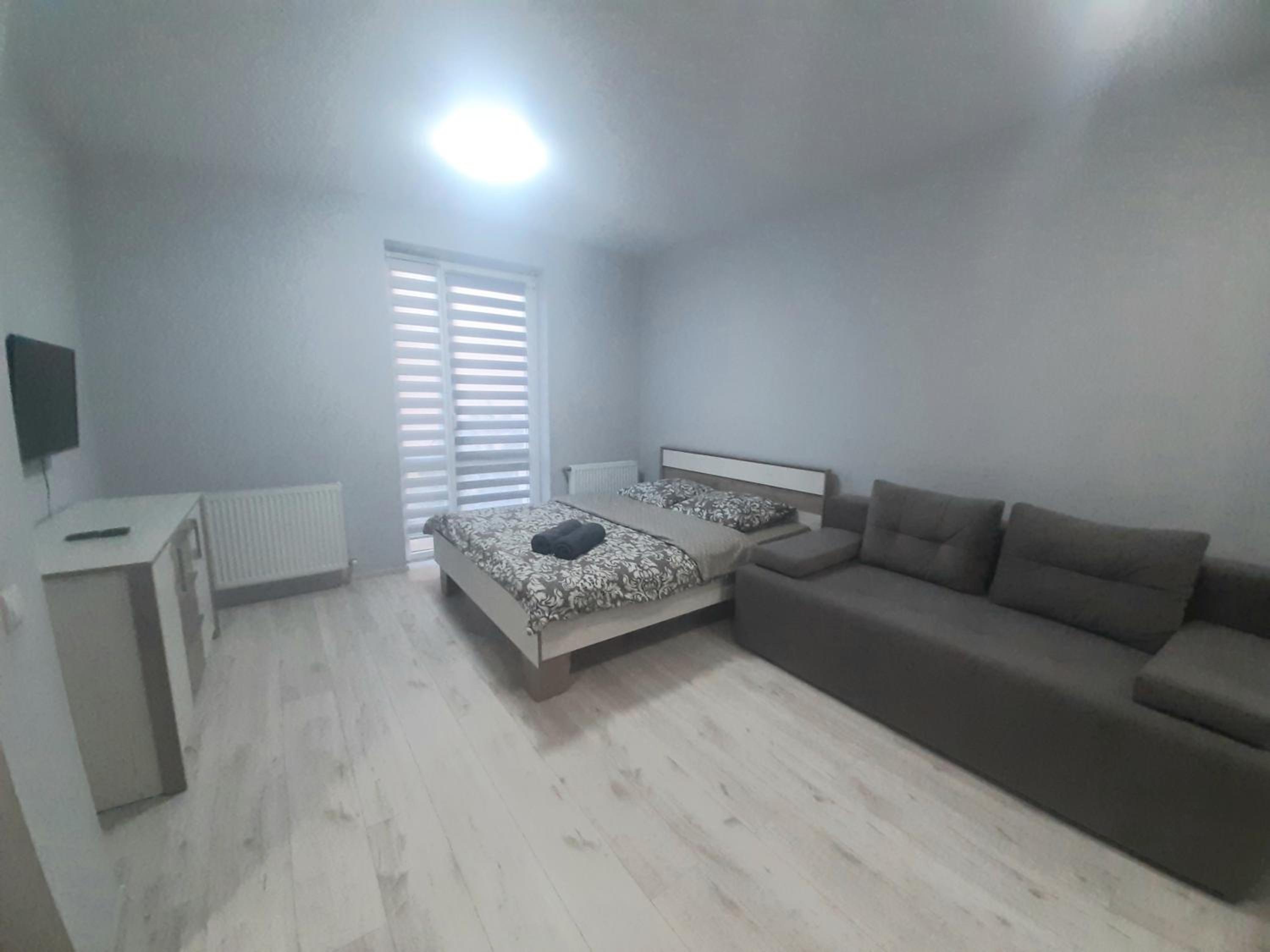 One-Bedroom Apartment photo 1