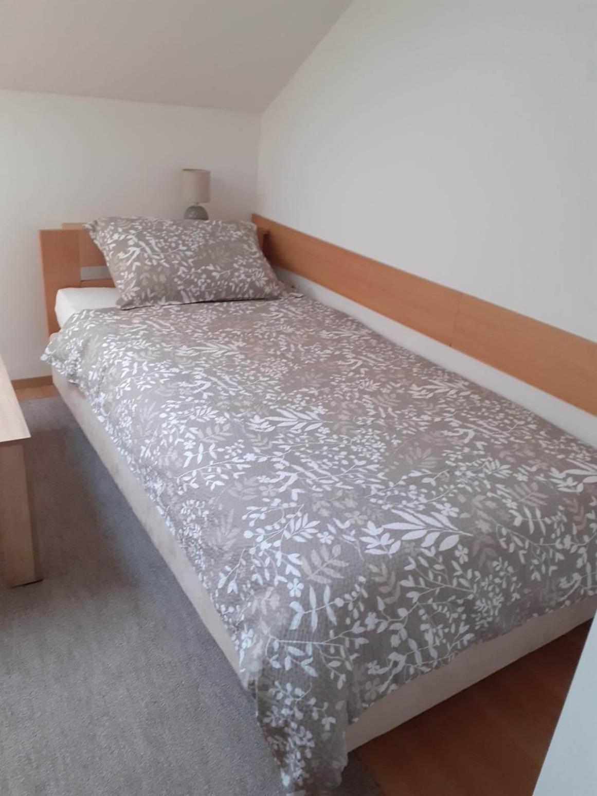Single Room with Private Bathroom photo 2