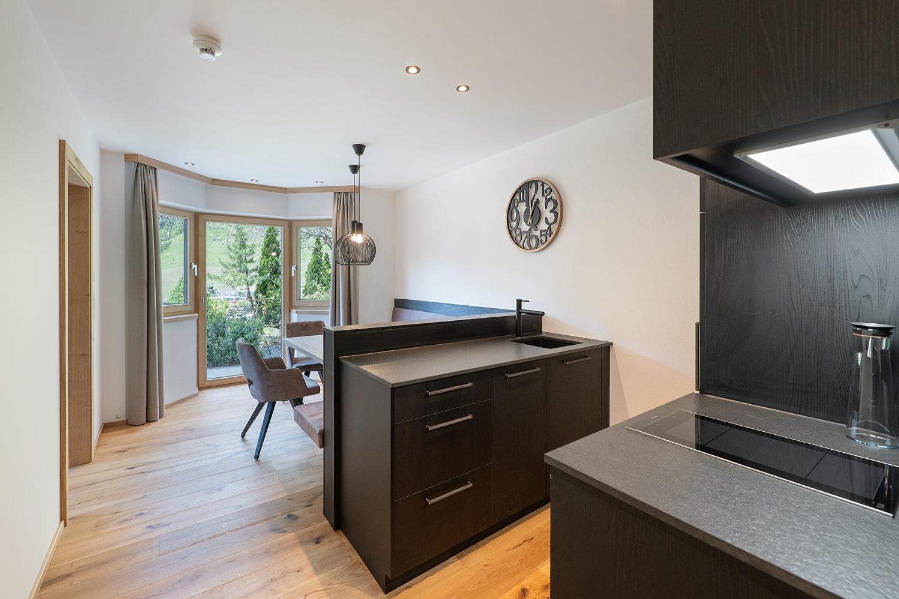Two-Bedroom Suite - Photo 7