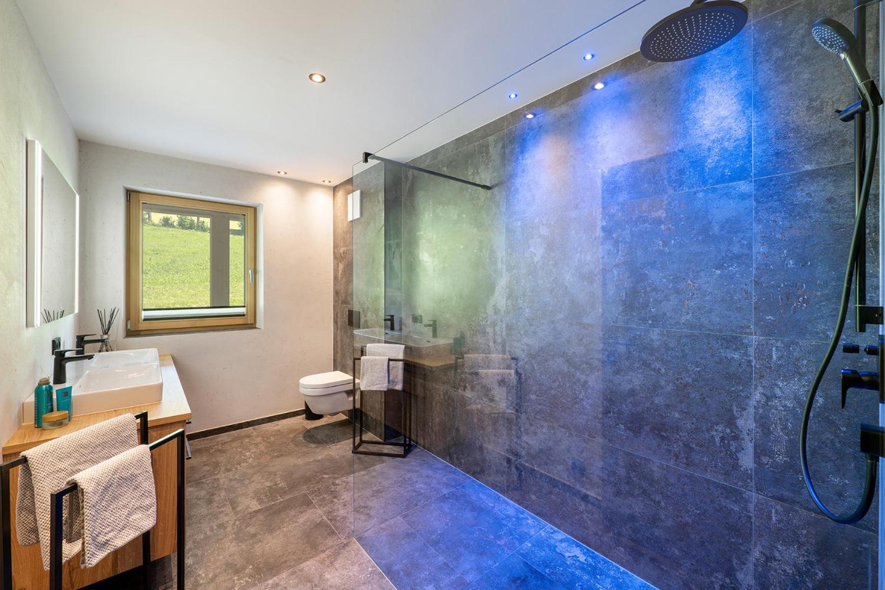 Two-Bedroom Suite - Photo 5