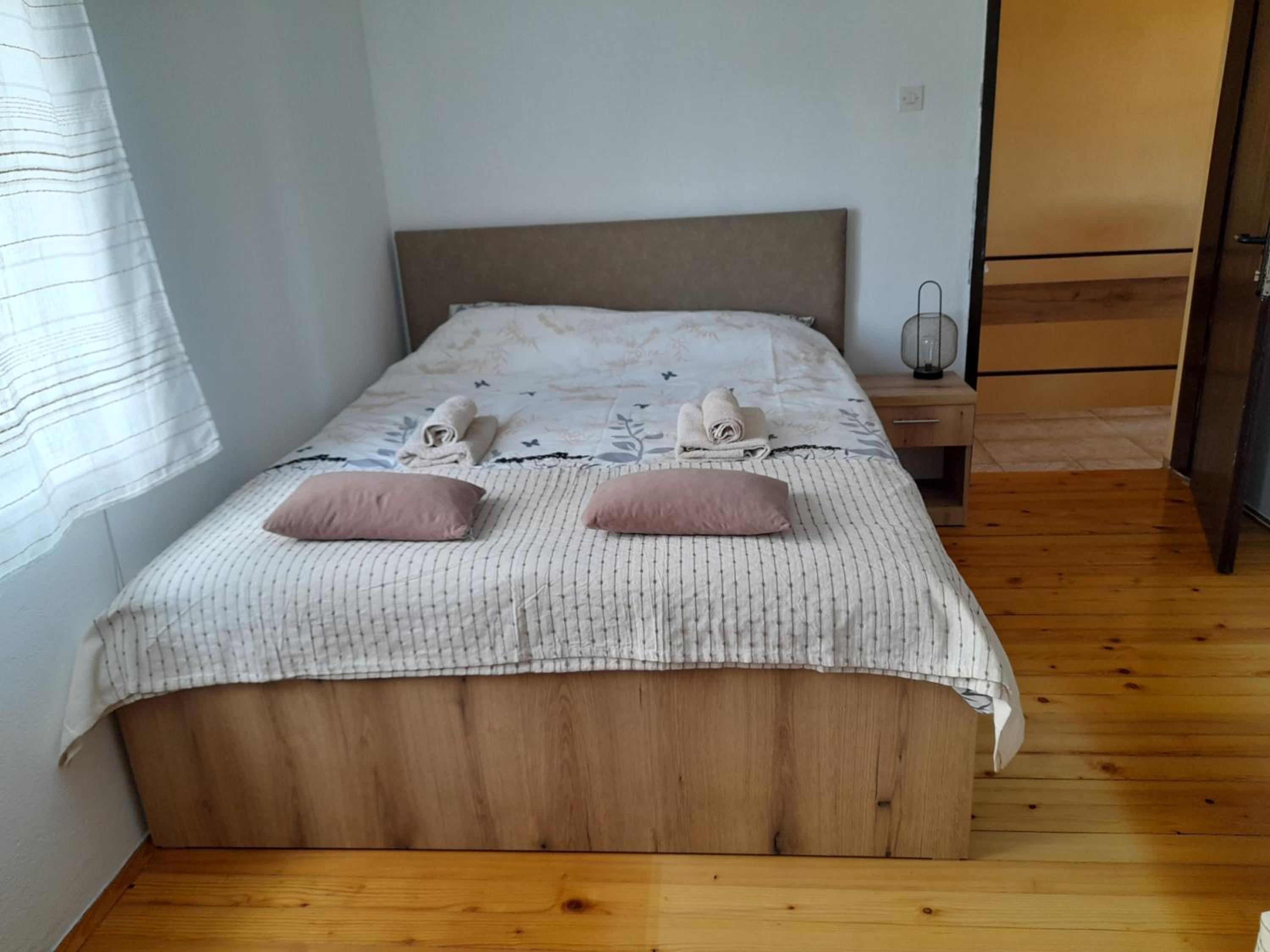 Deluxe Double Room (2 Adults + 1 Child) photo 2
