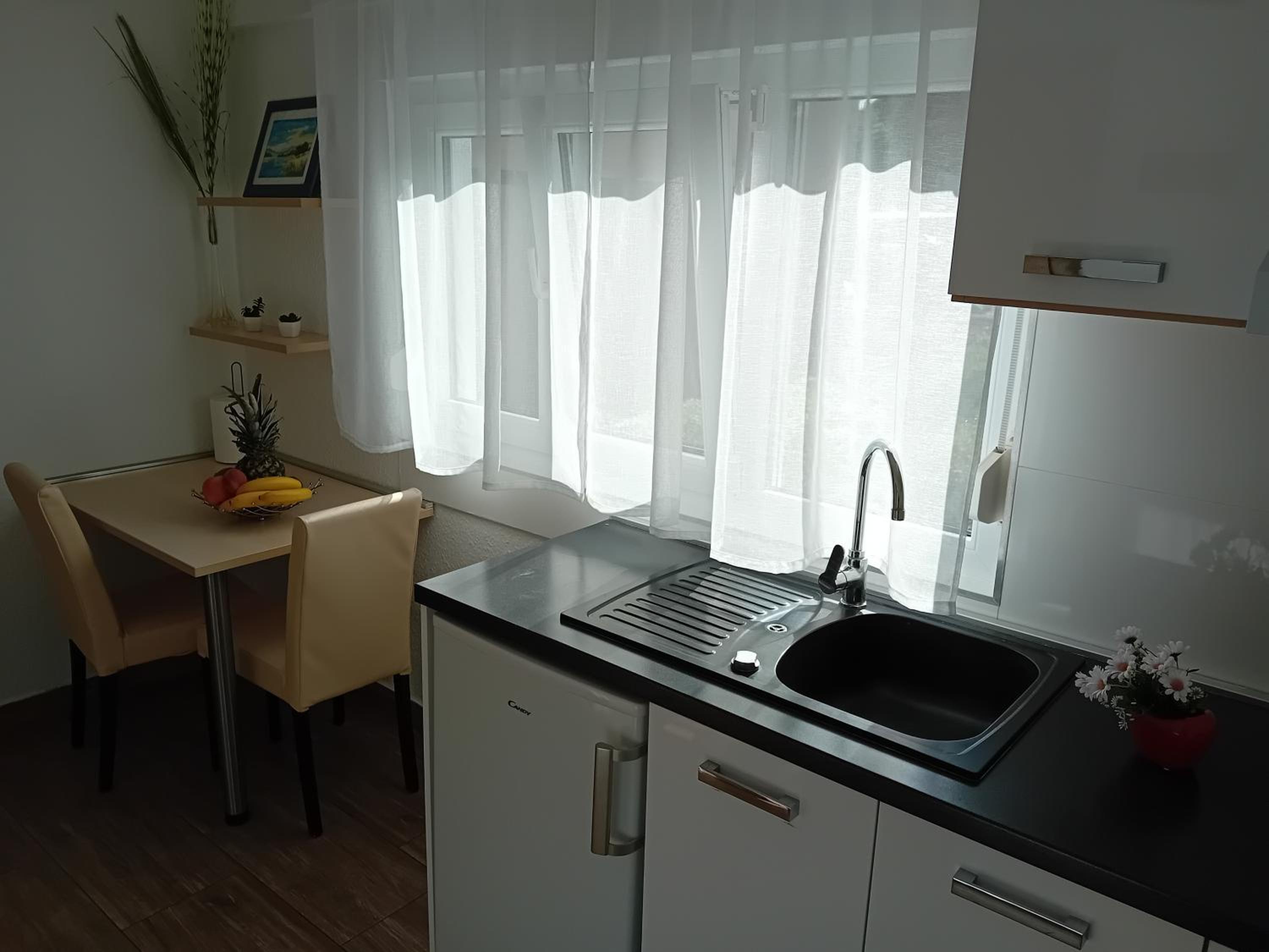 One-Bedroom Apartment photo 3