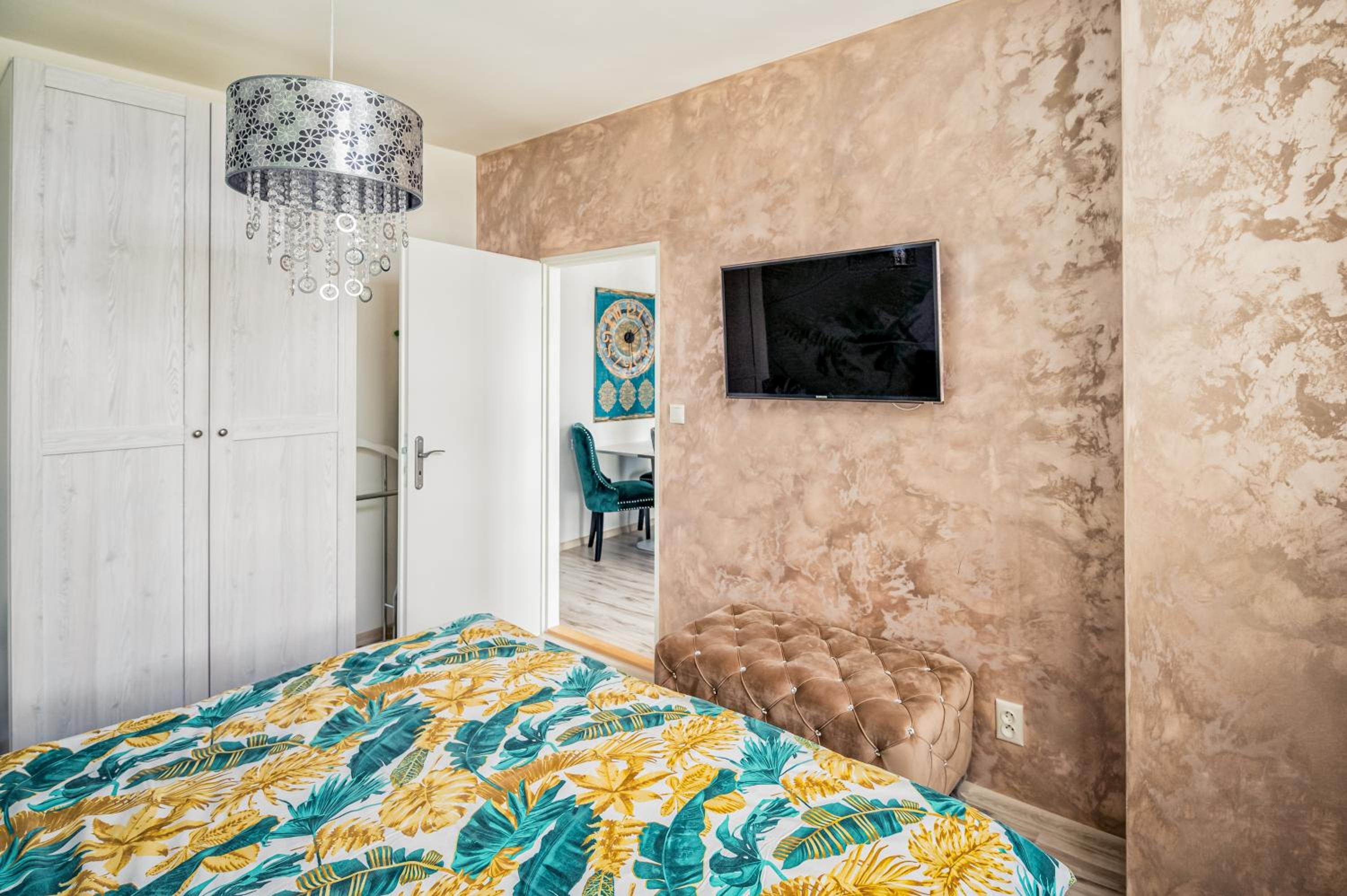 Two-Bedroom Apartment - Photo 11