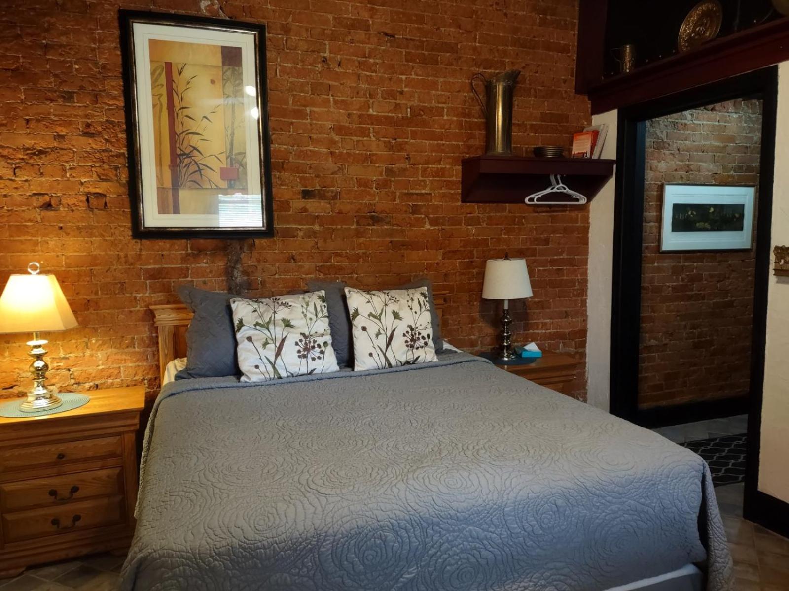 Queen Room with Spa Bath