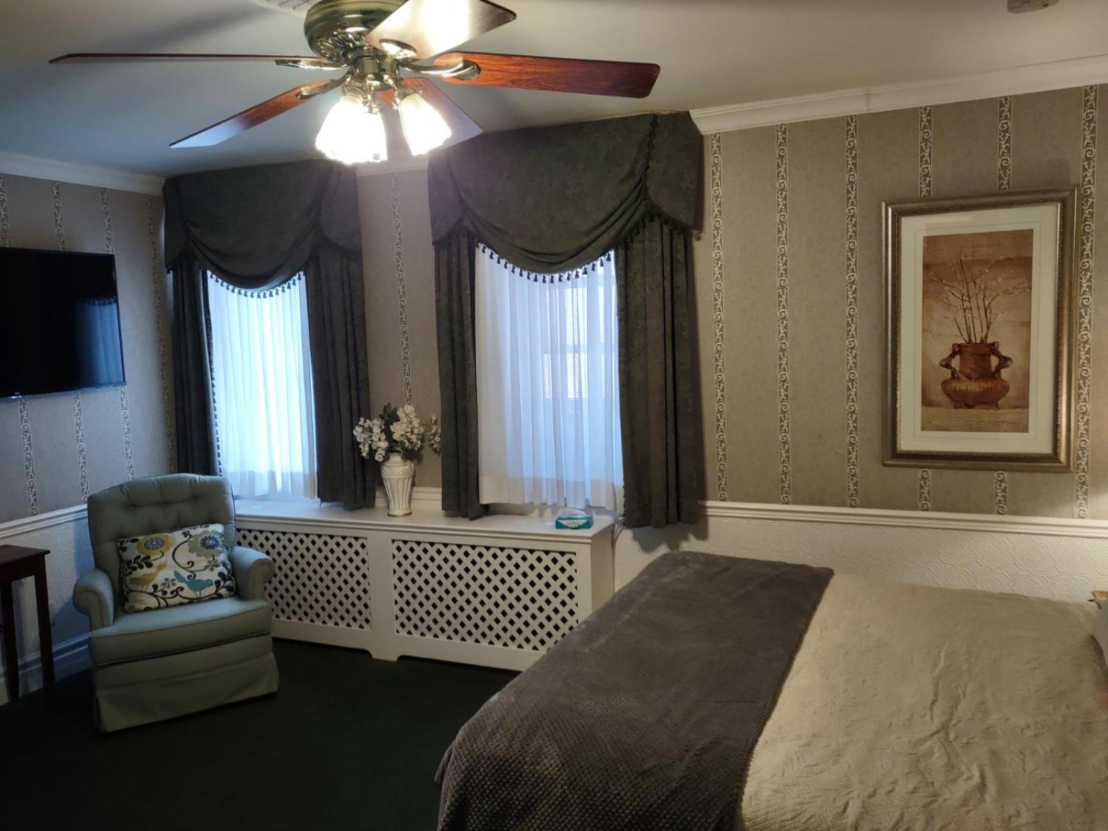Deluxe Queen Room - The Prince