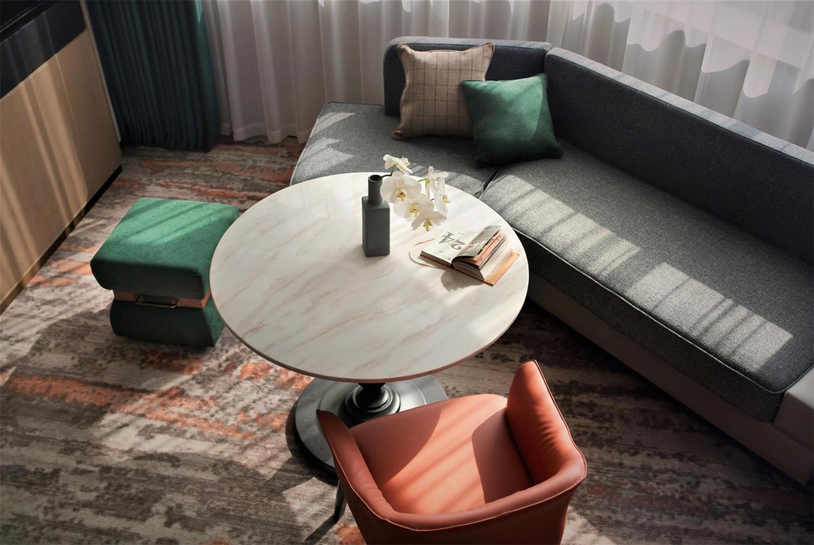 Business Suite photo 3