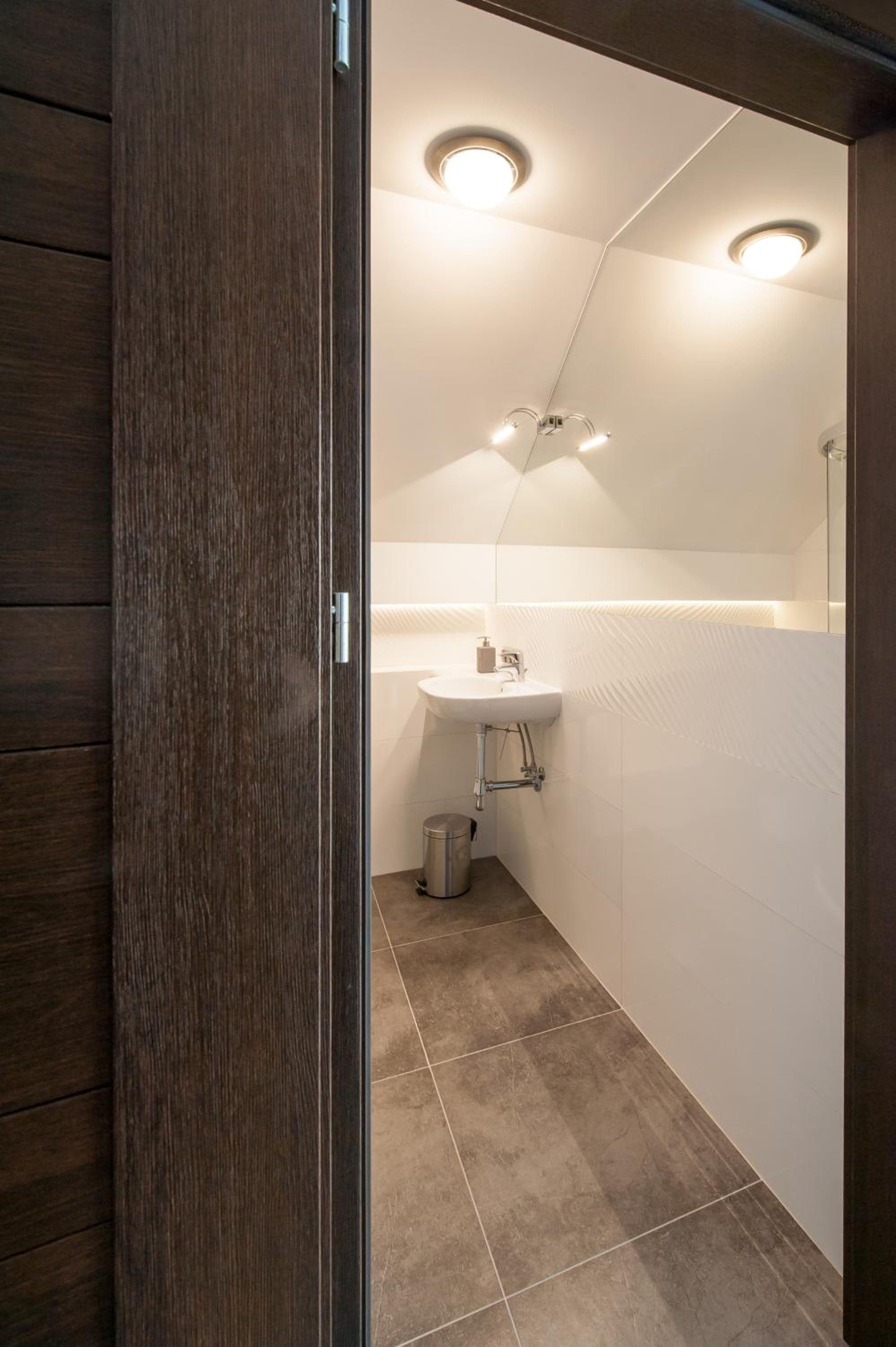 Standard Double or Twin Room with Balcony - Photo 6