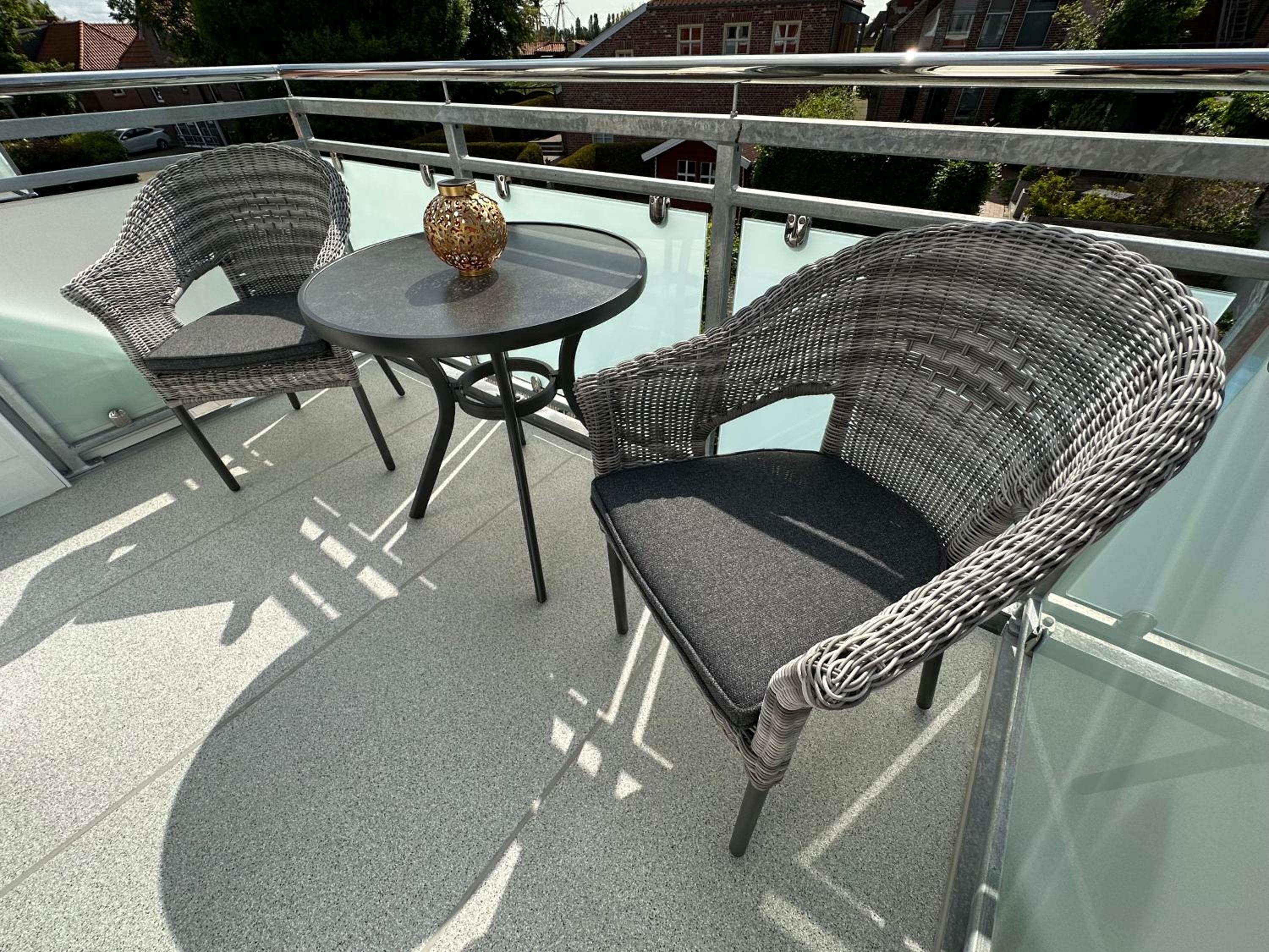 Apartment with Balcony photo 3