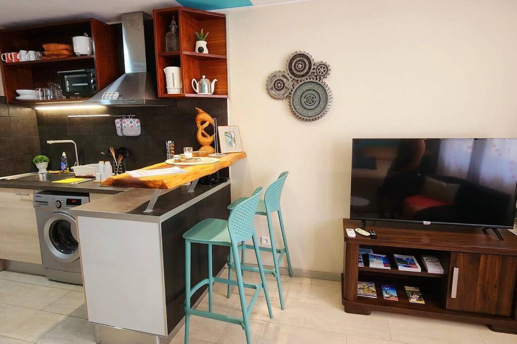 One-Bedroom Apartment photo 2