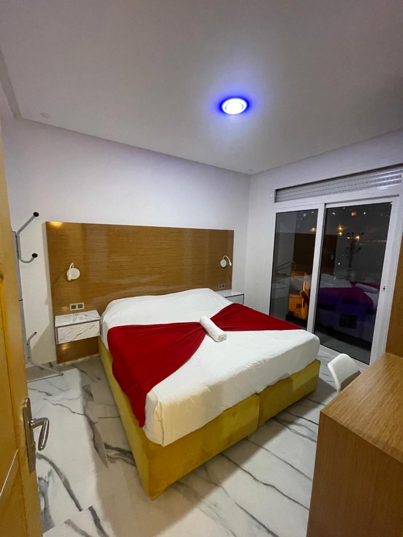 One-Bedroom Apartment - Photo 1