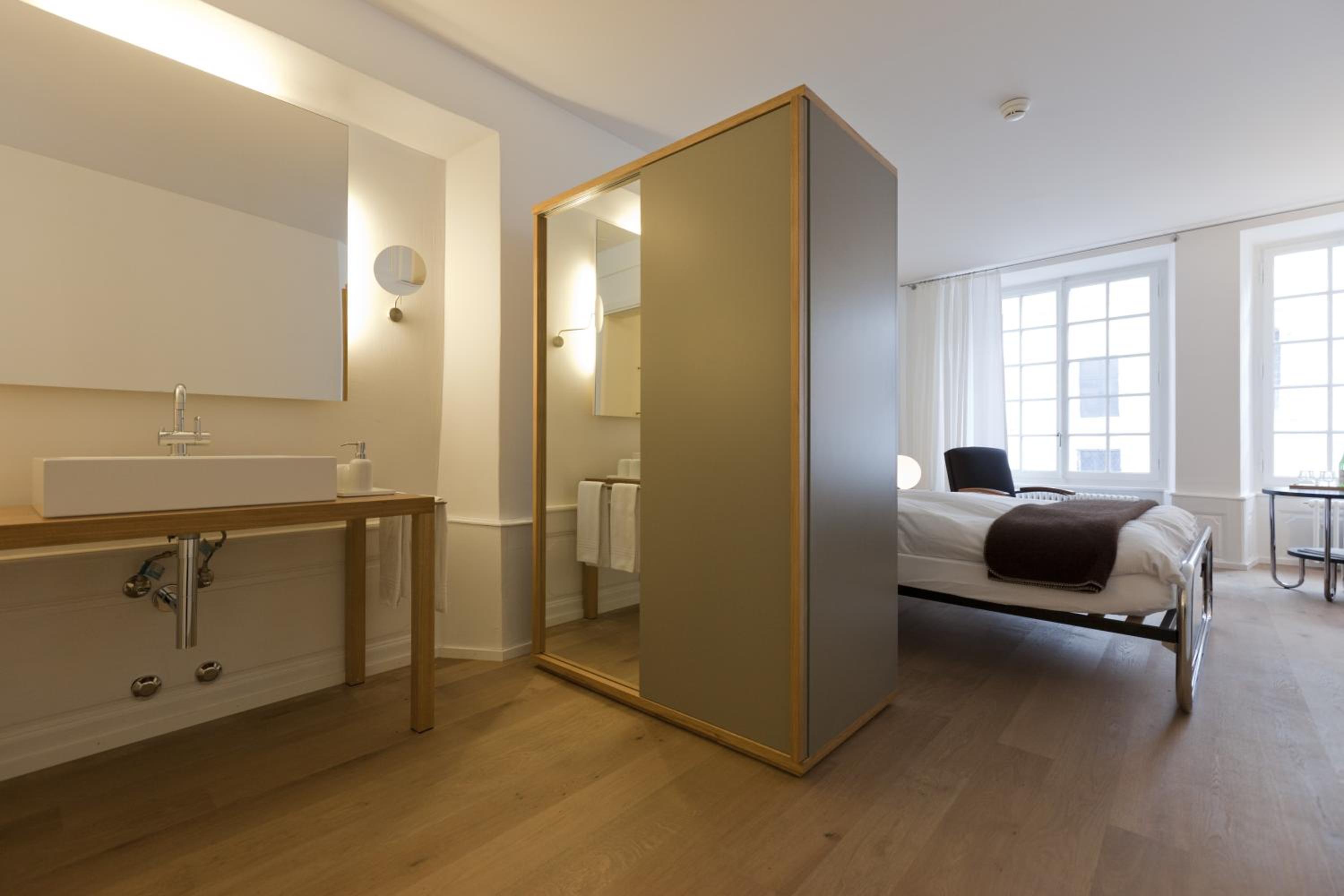 Superior Design Room - Photo 2