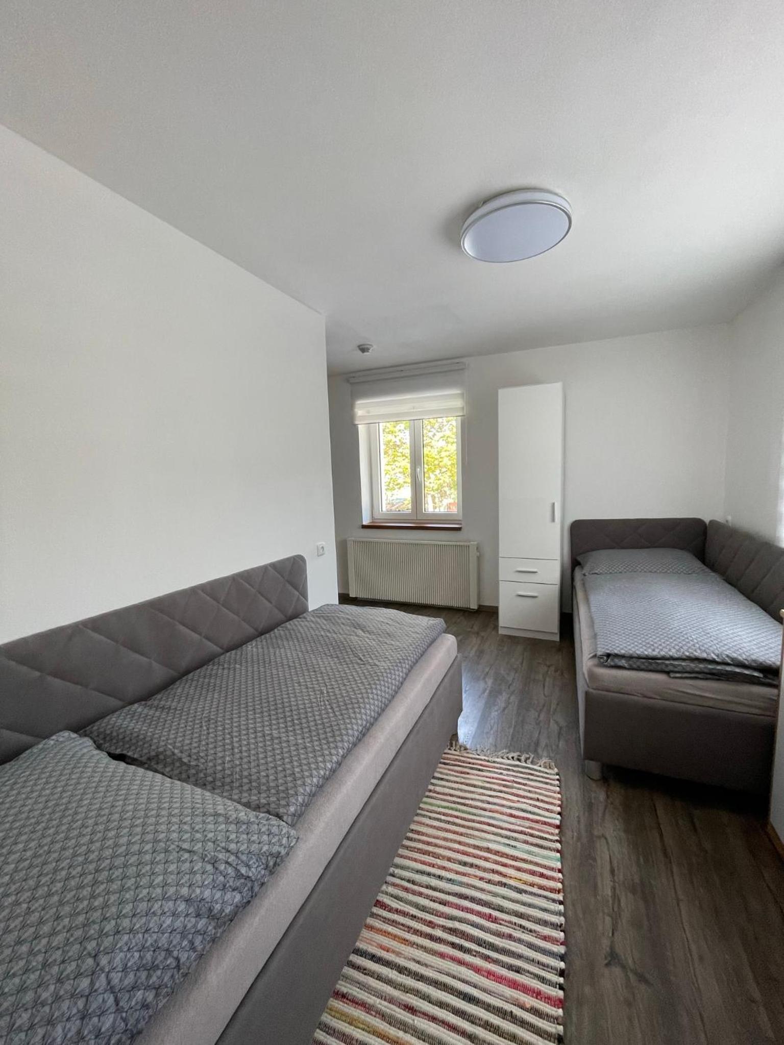 Five-Bedroom House photo 1