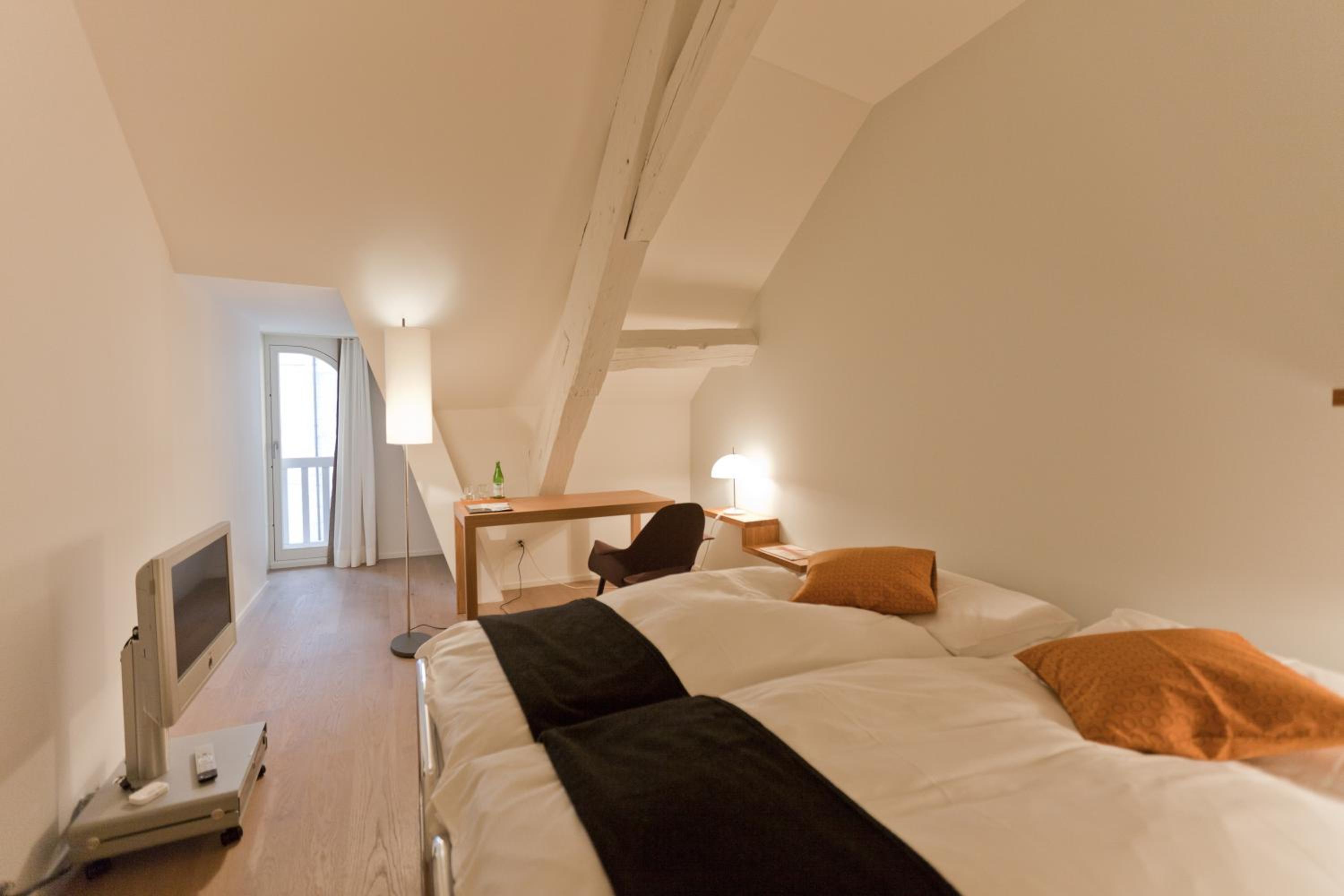 Classic Twin Room - Photo 2