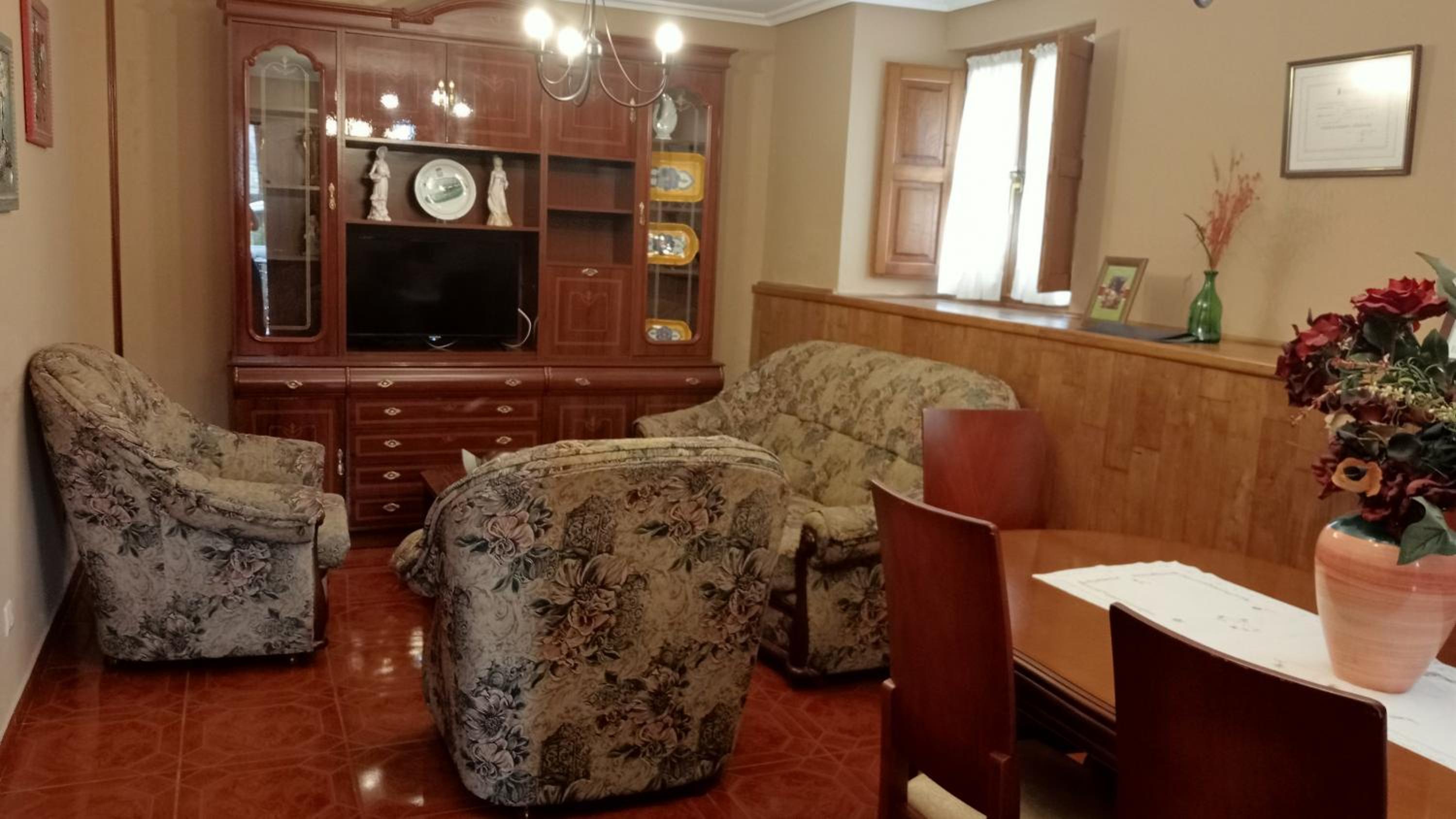 Casa de cinco habitaciones