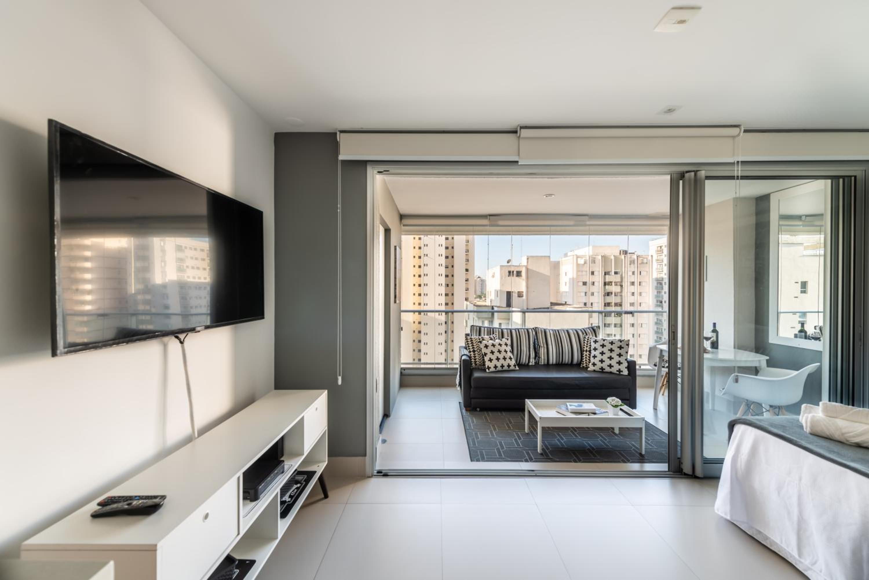 Studio Apartment - Photo 1