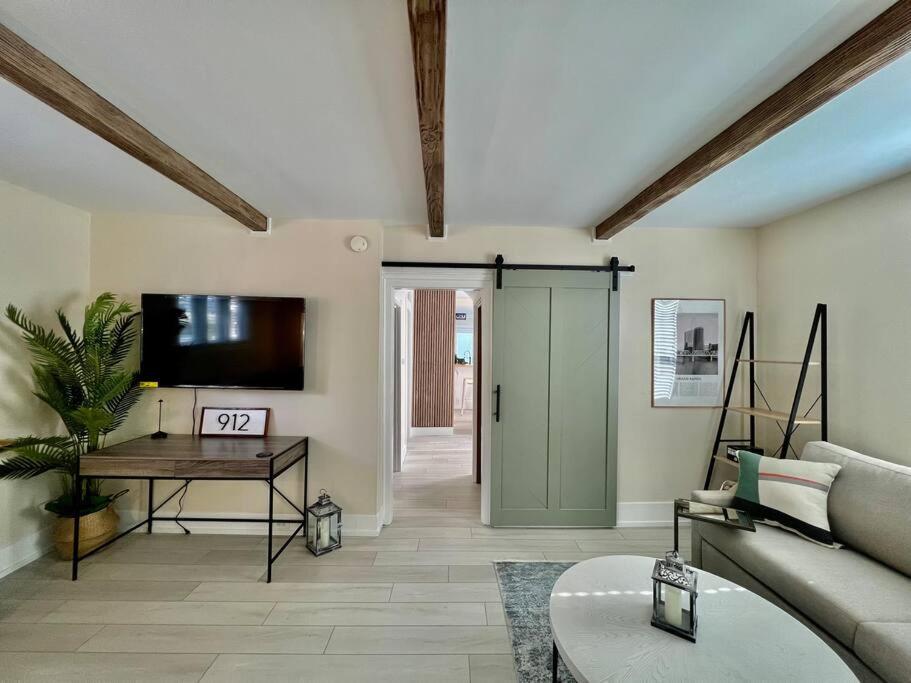 Three-Bedroom House photo 1