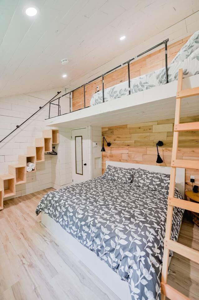 Three-Bedroom Chalet photo 1