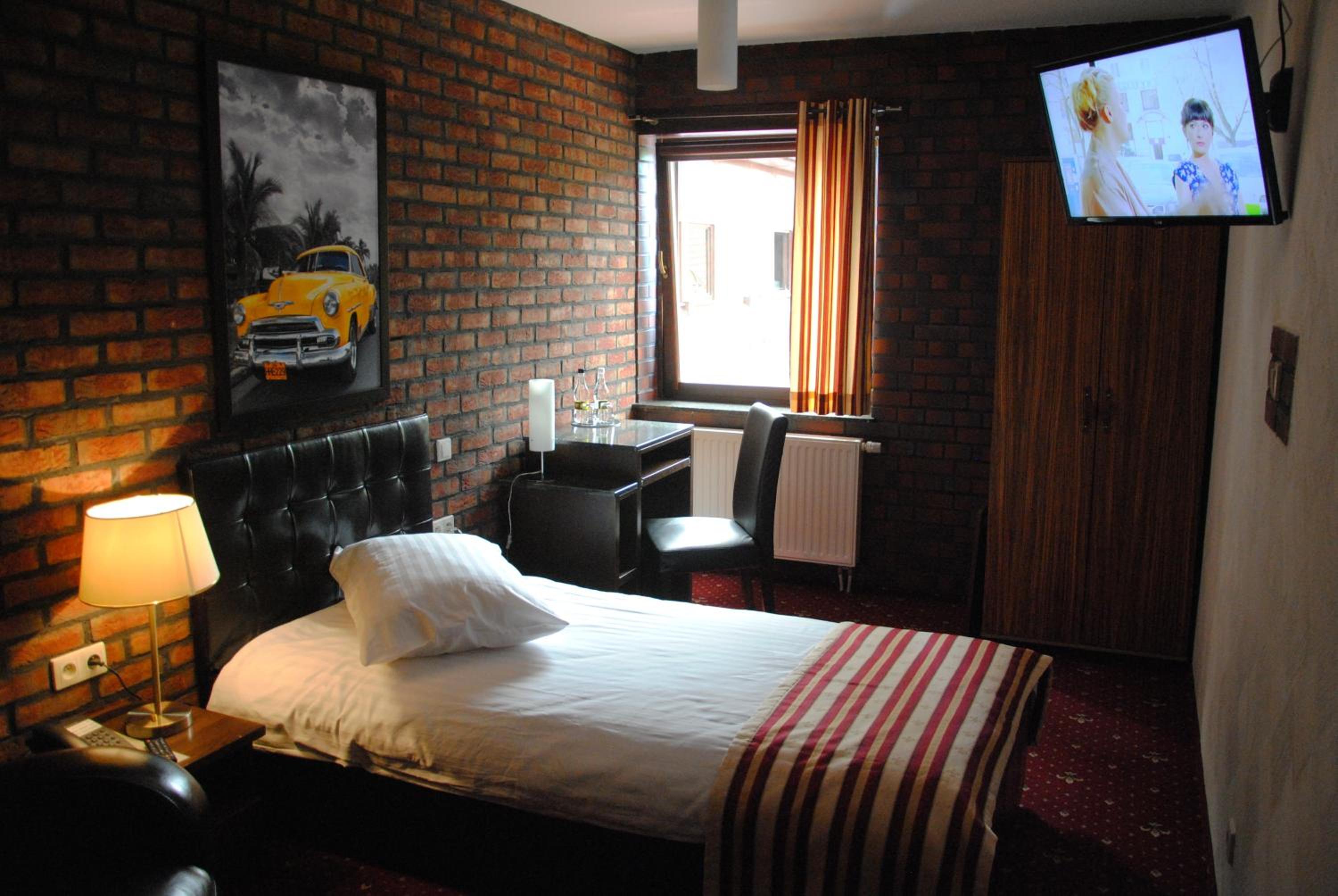 Double Room - Photo 9