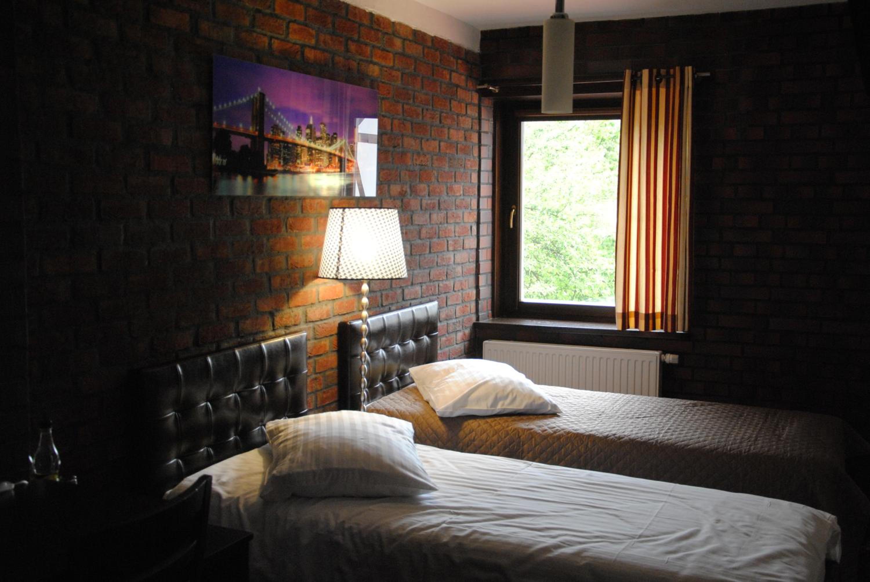 Double Room - Photo 7
